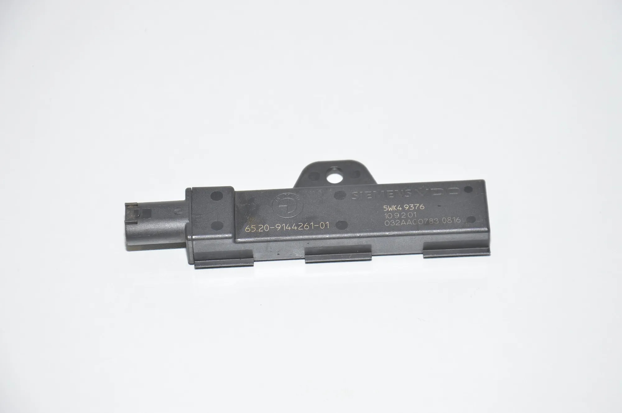 Antenna – OEM 9144261 · BMW 7 (F01, F02) BMW 7 (F01, F02) 750 Li 2013