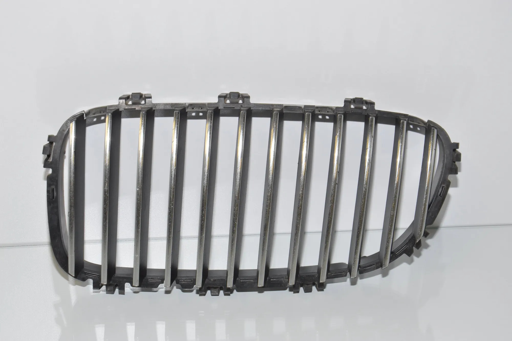 Front Left Grill – OEM 7200727 · BMW 5 (F10) BMW 5 (F10) 520 d 2012