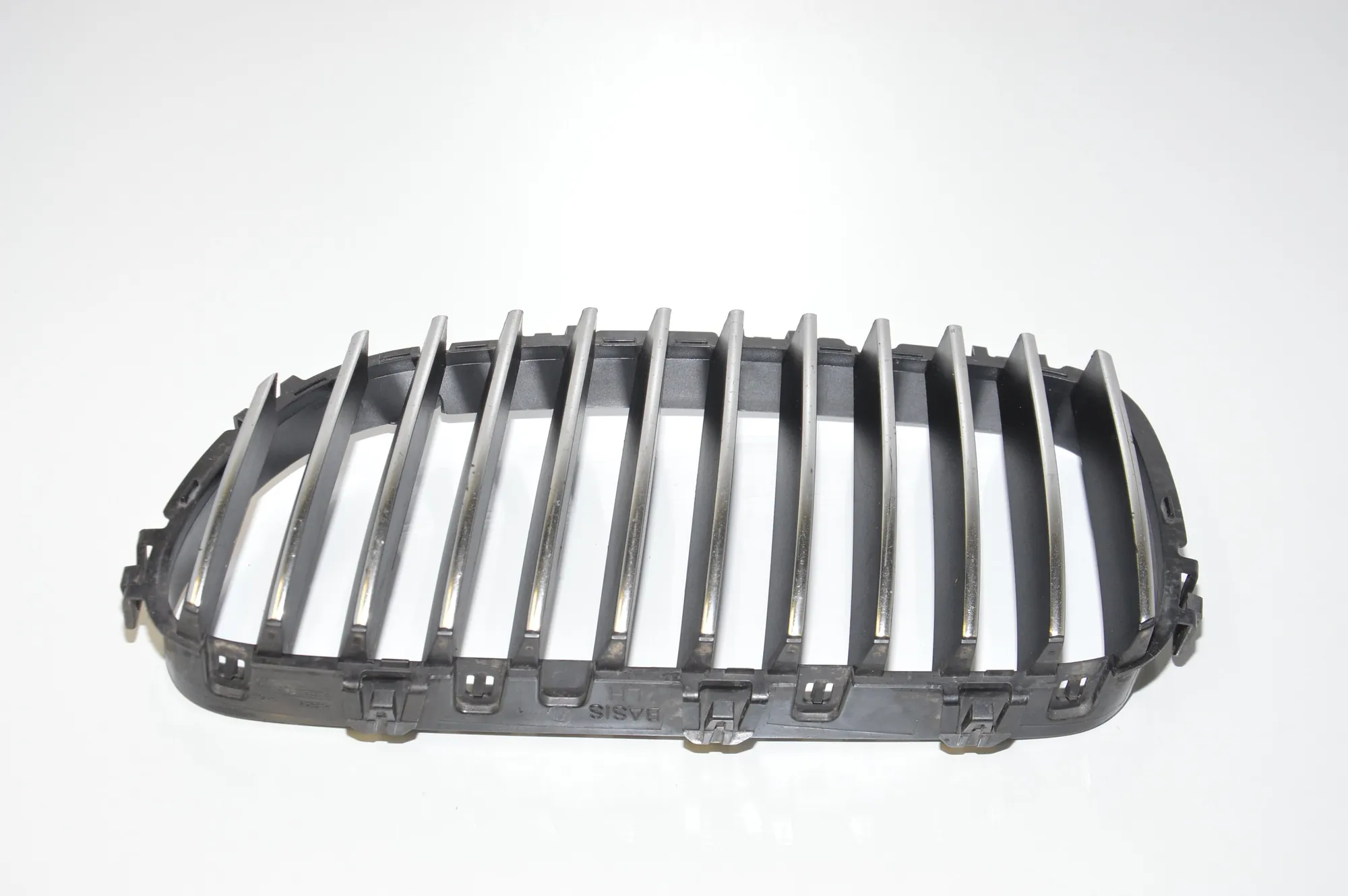 Front Left Grill – OEM 7200727 · BMW 5 (F10) BMW 5 (F10) 520 d 2012 – 2