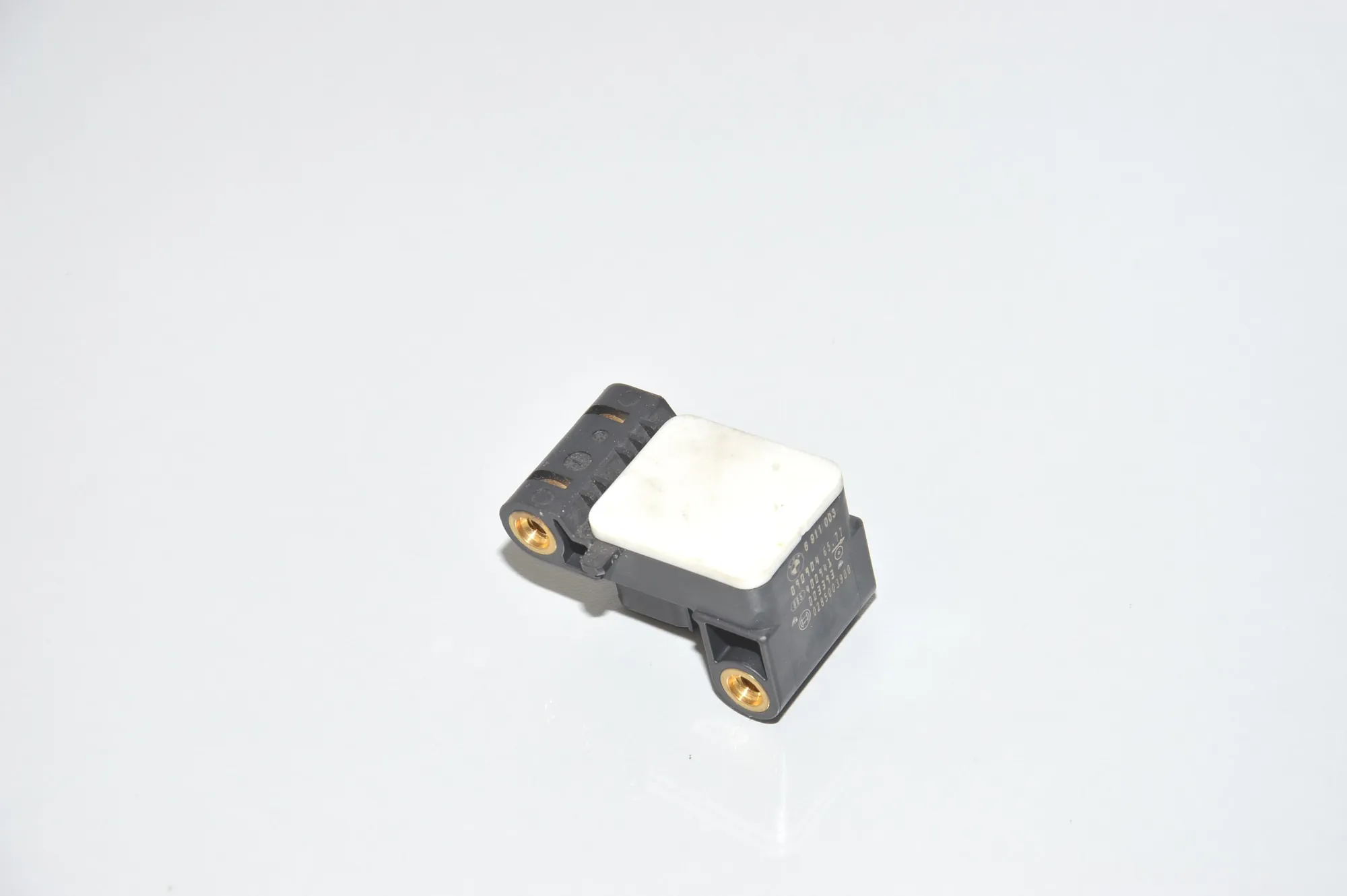 Front Left Impact Sensor – OEM 6911003 · BMW 1 (E81) BMW 1 (E81) 116 d 2008 – 3