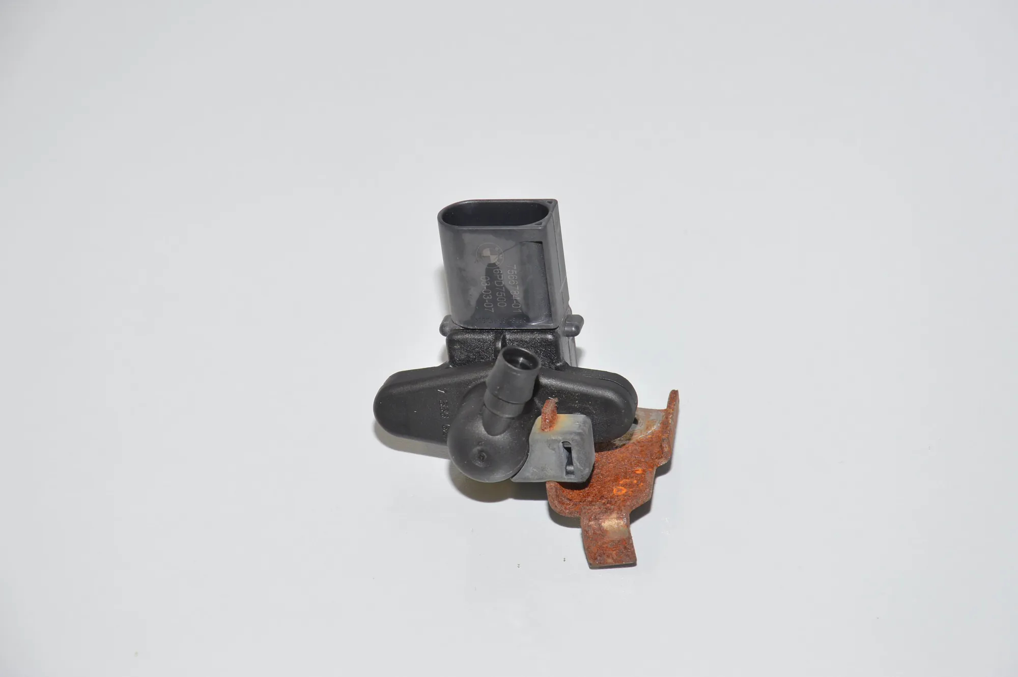 MAP Sensor – OEM 7566784 · BMW 3 (E90) BMW 3 (E90) 318 d 2009