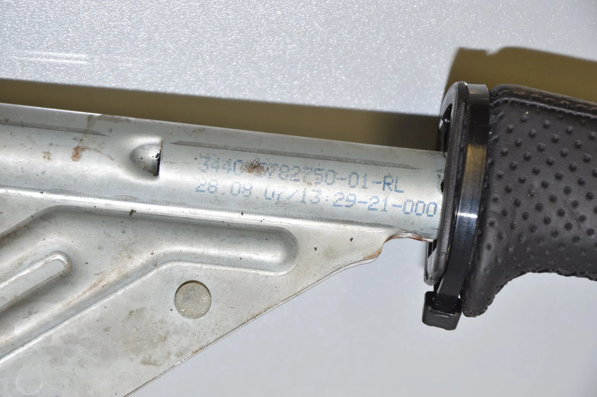 Handbrake Handle – OEM 6782750 · BMW 3 (E90) BMW 3 (E90) 316 d 2007 – 4