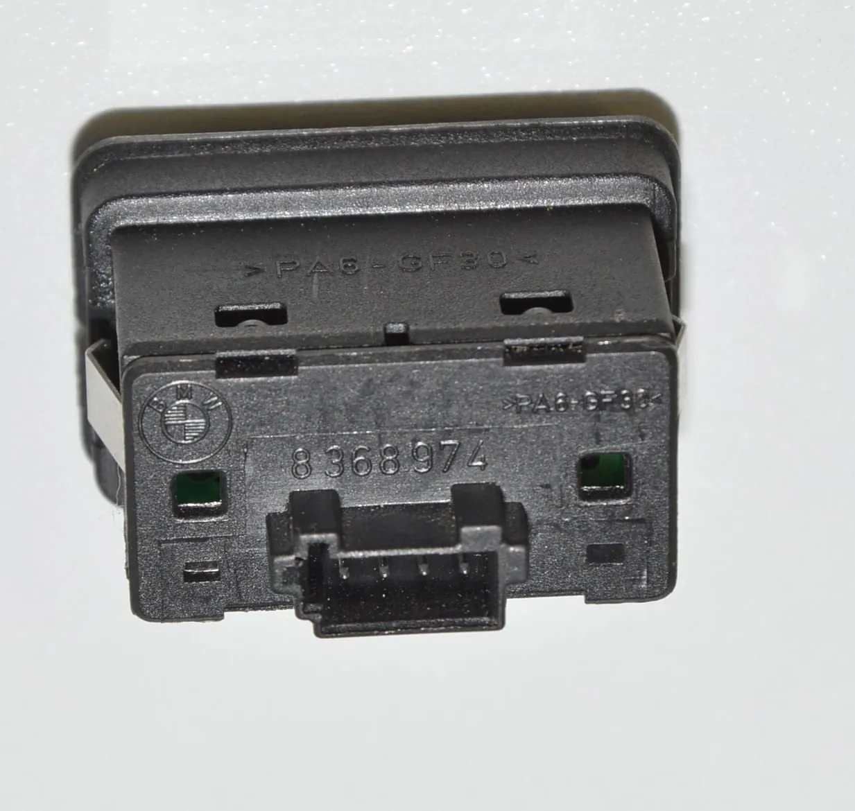 Rear Right Door Window Switch – OEM 8368974 · BMW 5 (E39) BMW 5 (E39) 520 d 2000 – 6