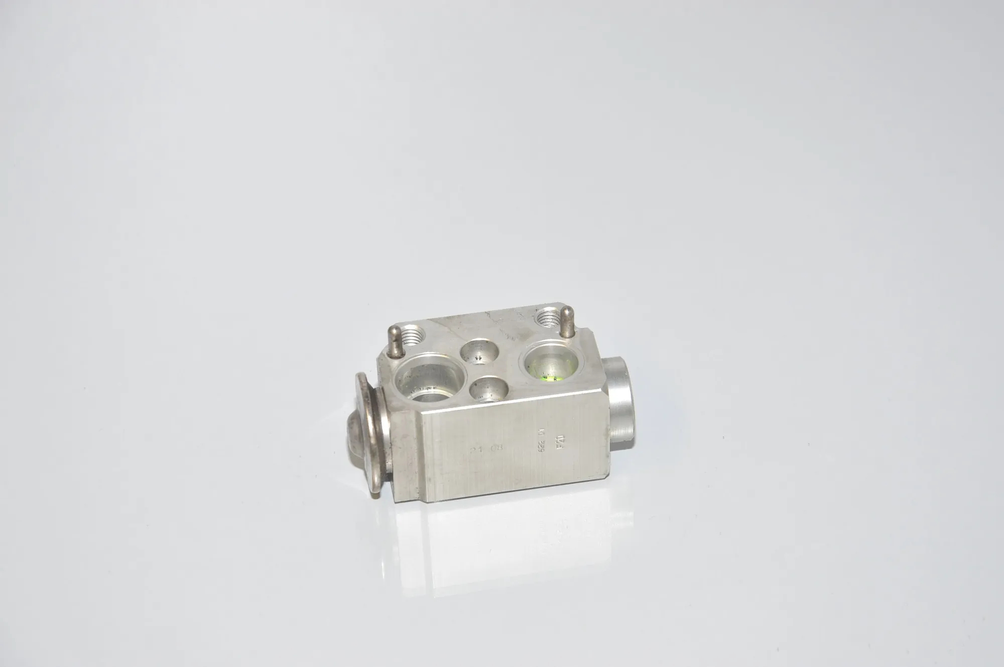 A/C Conditioner Expansion Valve – OEM 9182512 · BMW 1 (E81) BMW 1 (E81) 116 d 2008 – 2