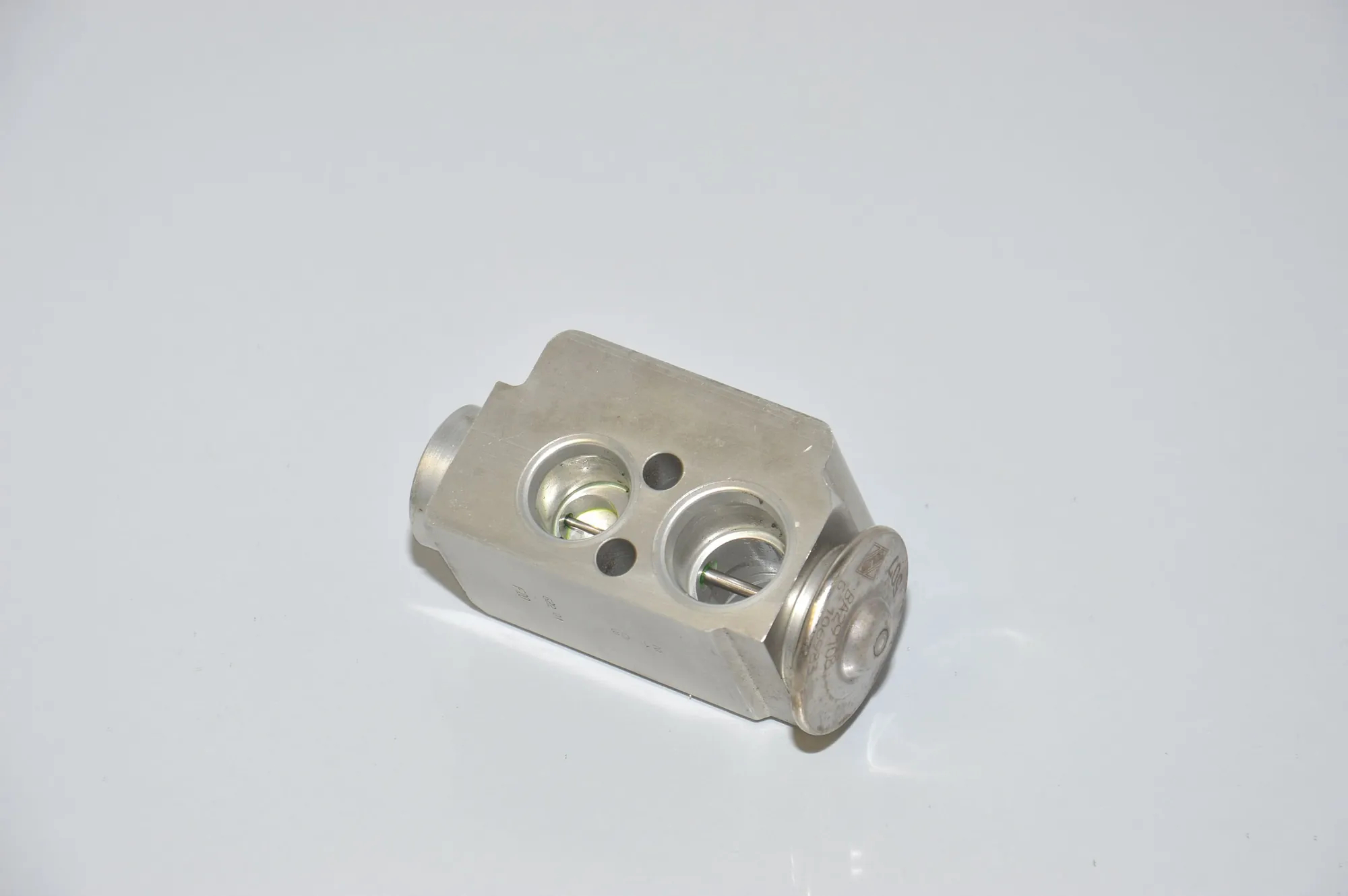A/C Conditioner Expansion Valve – OEM 9182512 · BMW 1 (E81) BMW 1 (E81) 116 d 2008 – 4