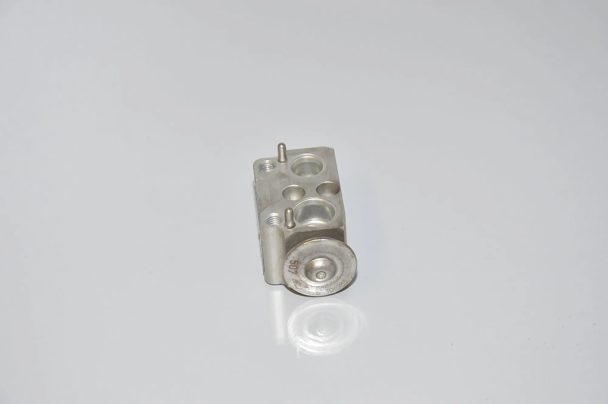 A/C Conditioner Expansion Valve – OEM 9182512 · BMW 1 (E81) BMW 1 (E81) 116 d 2008 – 3