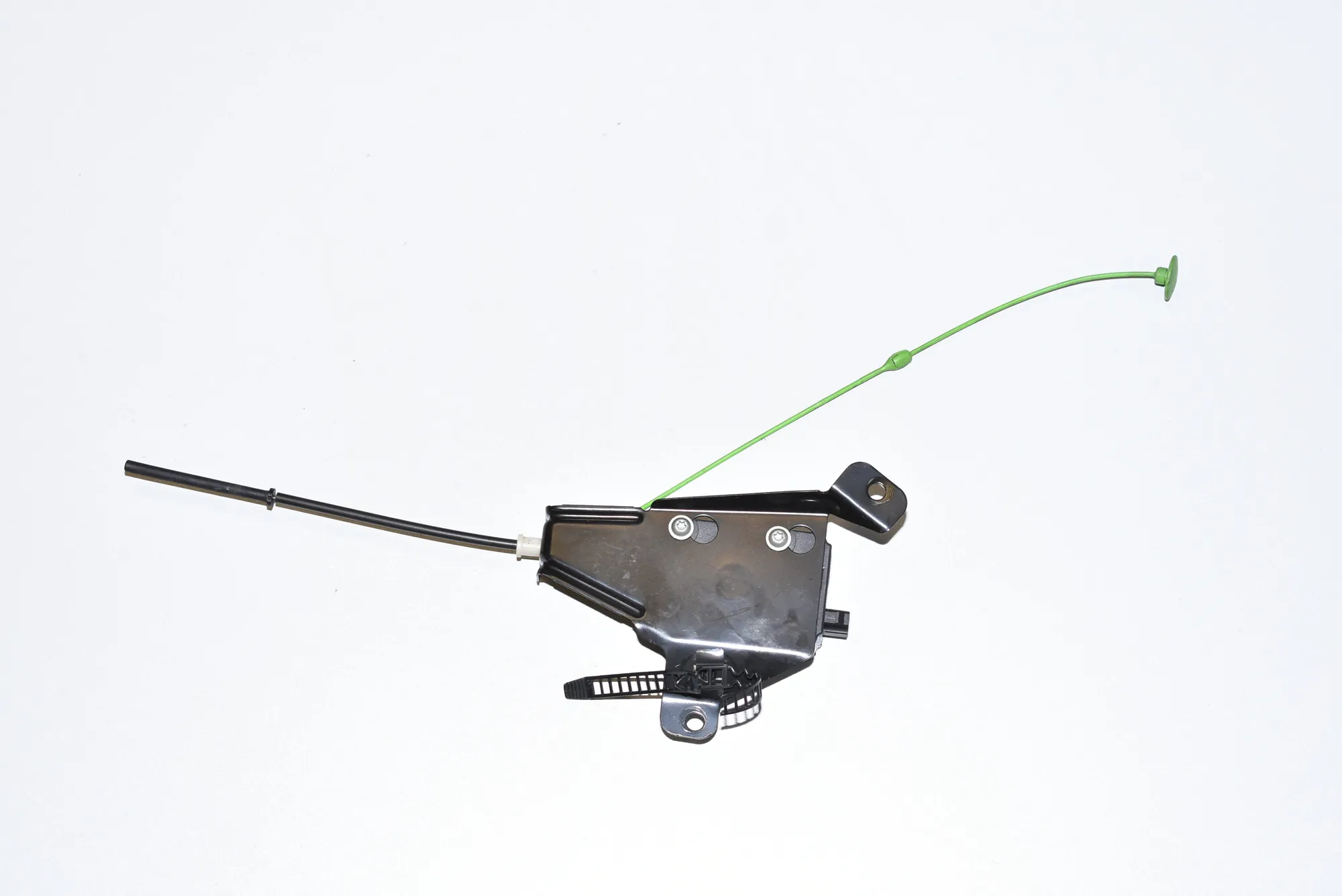 Fuel Tank Cover Lock – OEM 8352168 · BMW 5 Touring (E39) 530 d 1999 – 3
