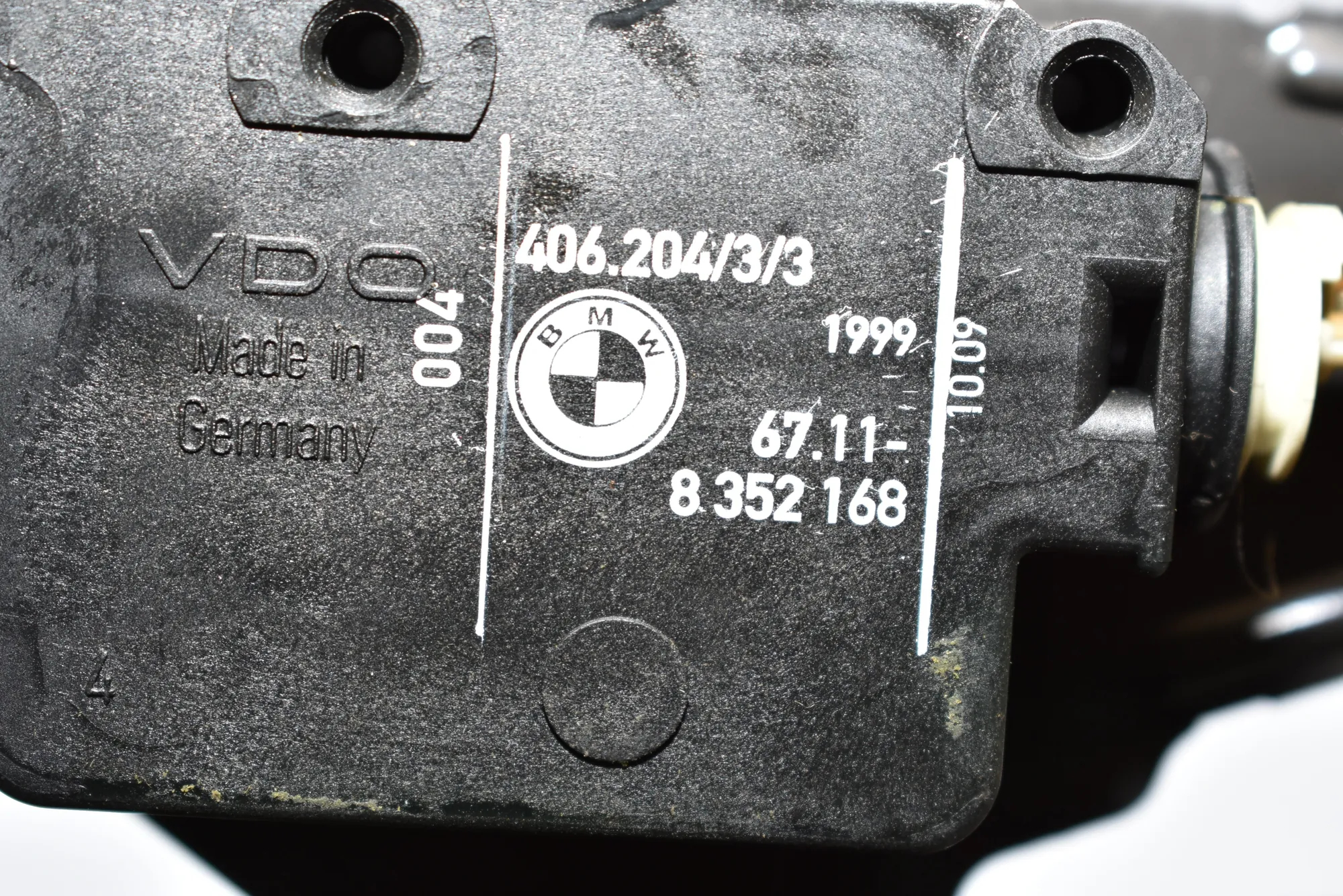 Fuel Tank Cover Lock – OEM 8352168 · BMW 5 Touring (E39) 530 d 1999 – 4