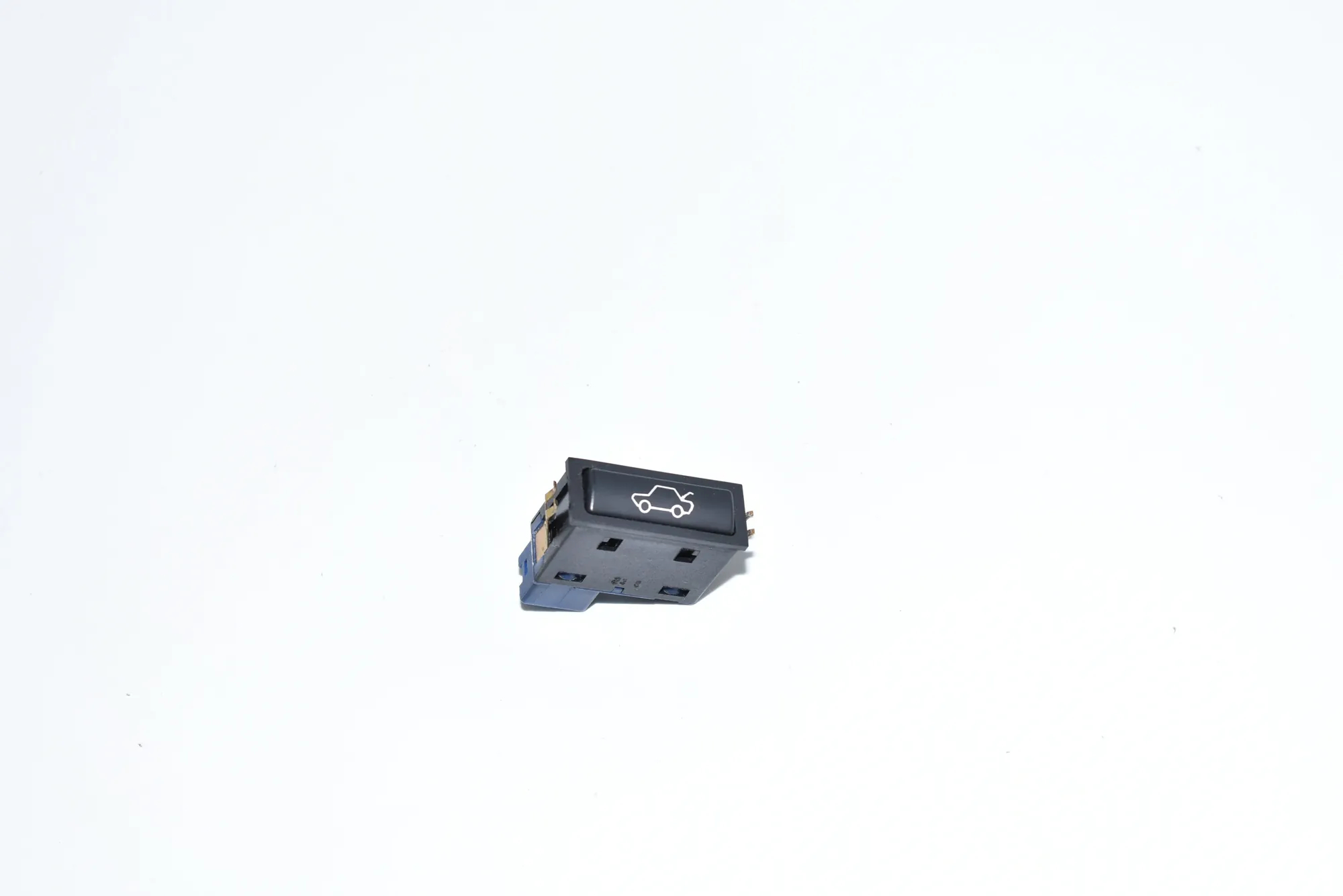 Tailgate Open Switch – OEM 8365579 · BMW 5 Touring (E39) 530 d 1999 – 2