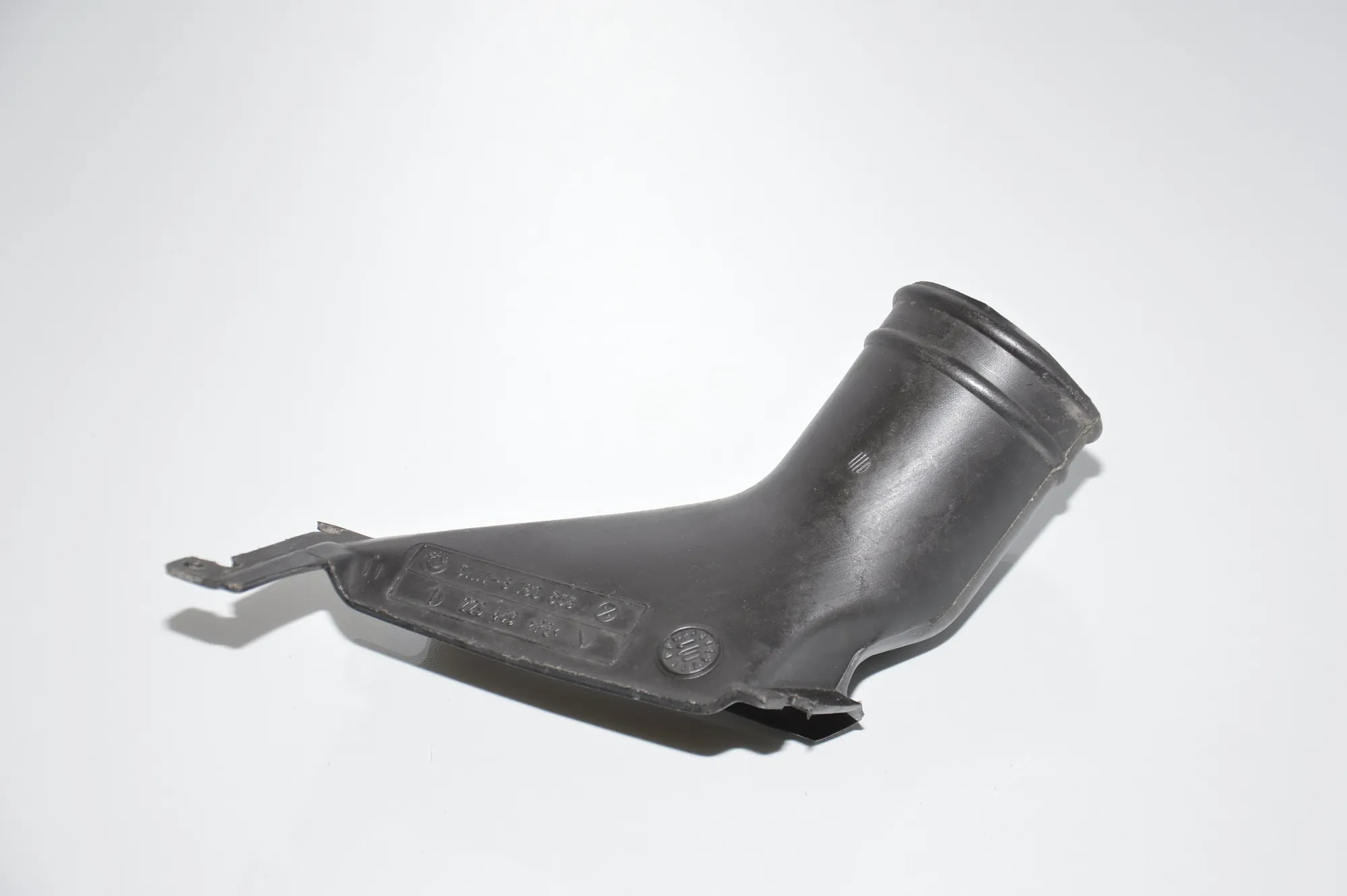 Air Intake Tube – OEM 8160855 · BMW 5 (E39) BMW 5 (E39) 520 d 2000 – 4
