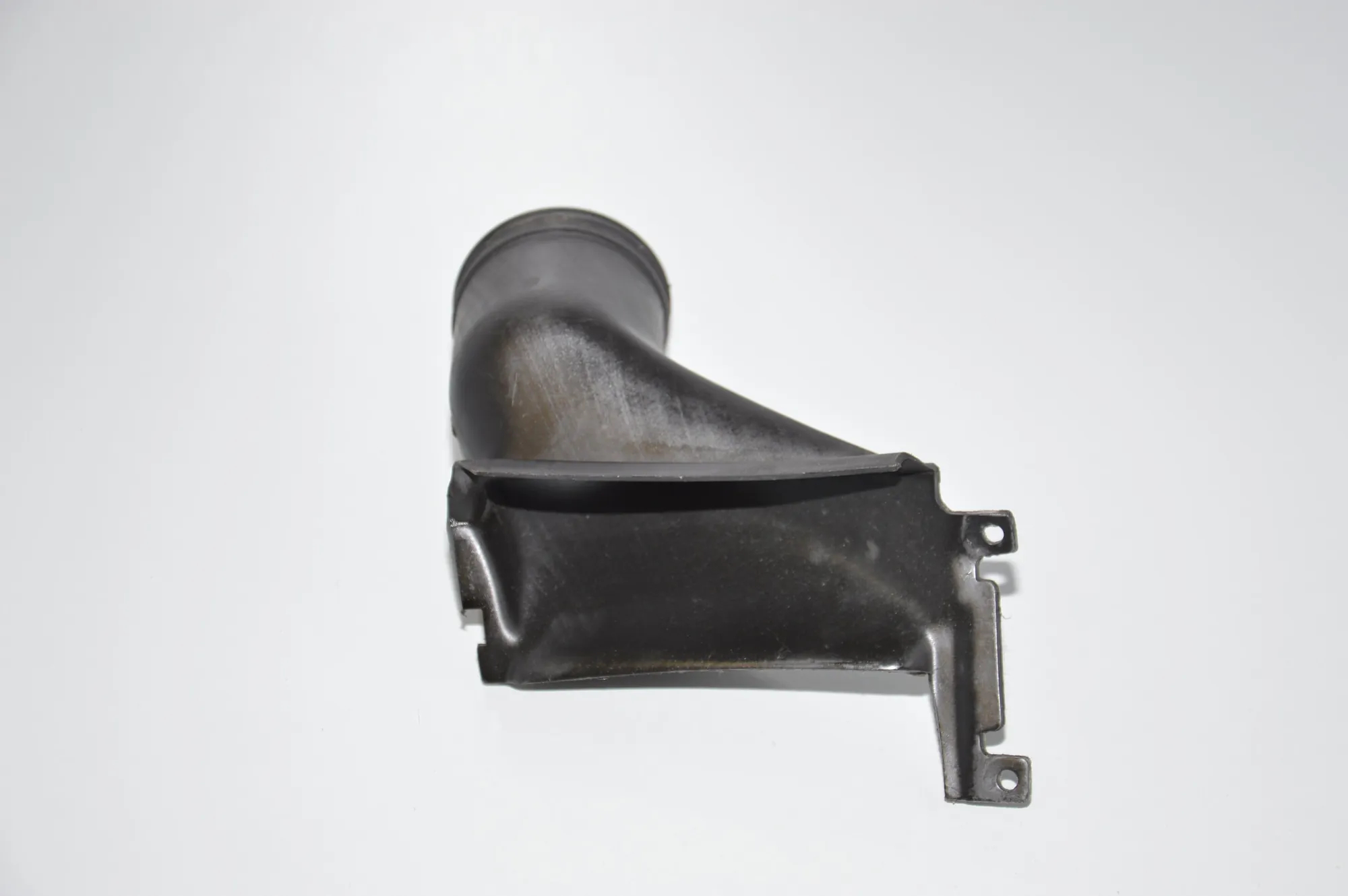 Air Intake Tube – OEM 8160855 · BMW 5 (E39) BMW 5 (E39) 520 d 2000 – 3