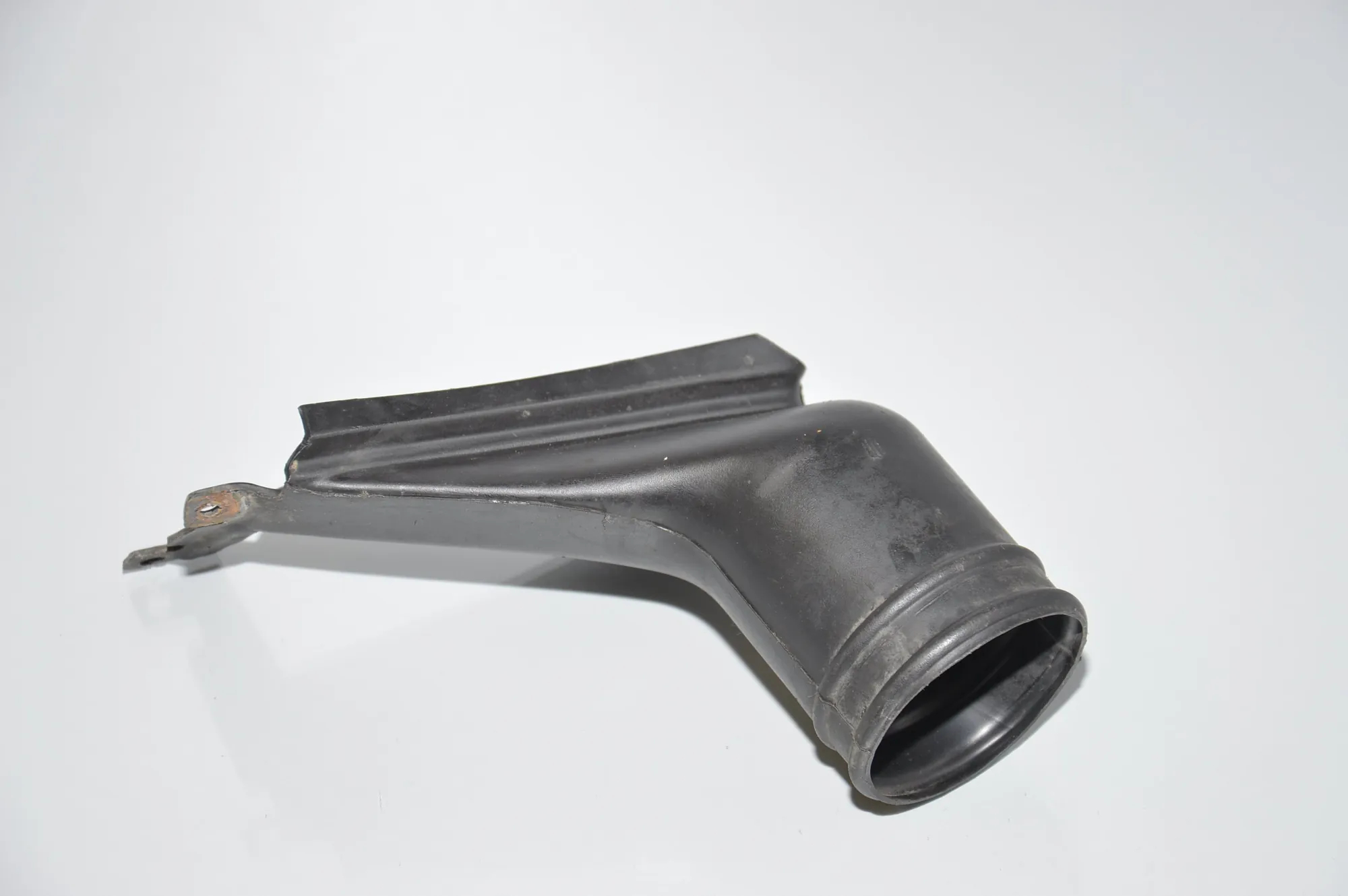 Air Intake Tube – OEM 8160855 · BMW 5 (E39) BMW 5 (E39) 520 d 2000 – 4