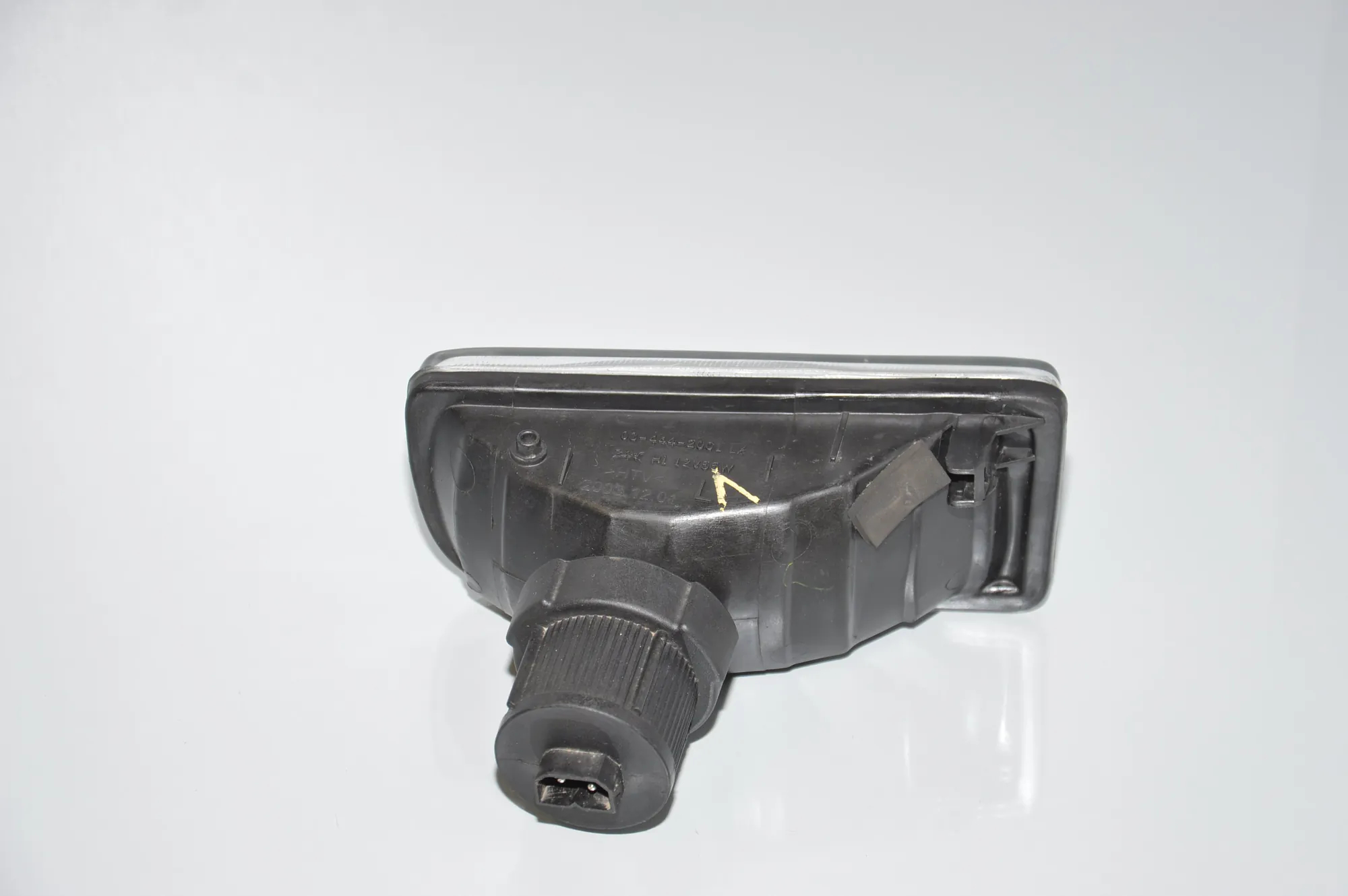 Front Left Fog Light – OEM 03-444-2001LX · BMW 3 (E36) BMW 3 (E36) 318 is 1995 – 4