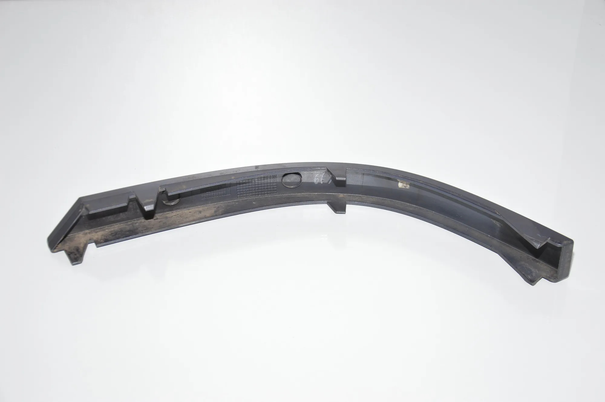 Rear Left Bumper Molding – OEM 7012287 · BMW 7 (E65, E66, E67) BMW 7 (E65, E66, E67) 745 i, Li 2003 – 3