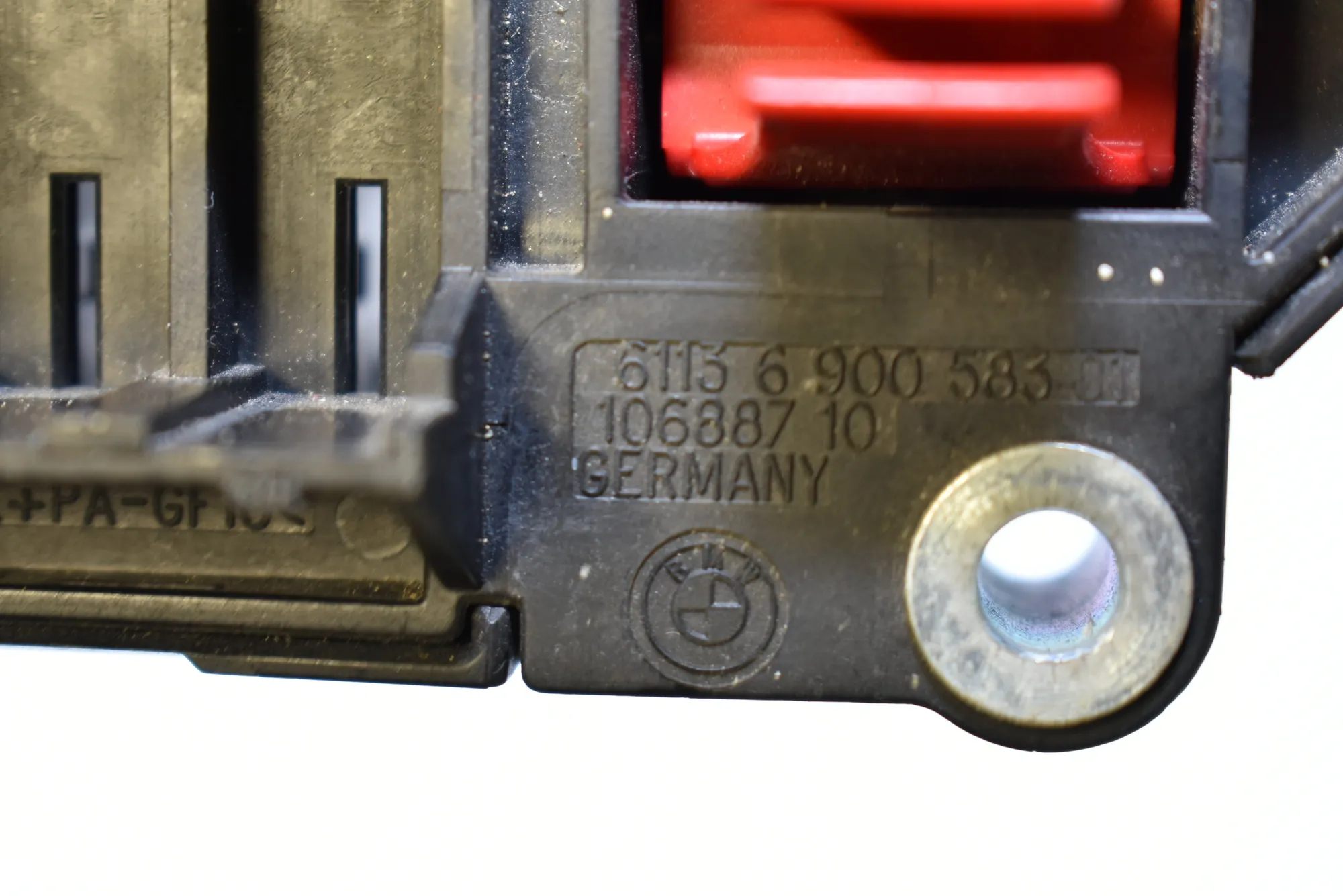 Fuse Box – OEM 6900583 · BMW 7 (E65, E66, E67) BMW 7 (E65, E66, E67) 730 i, Li 2004 – 4