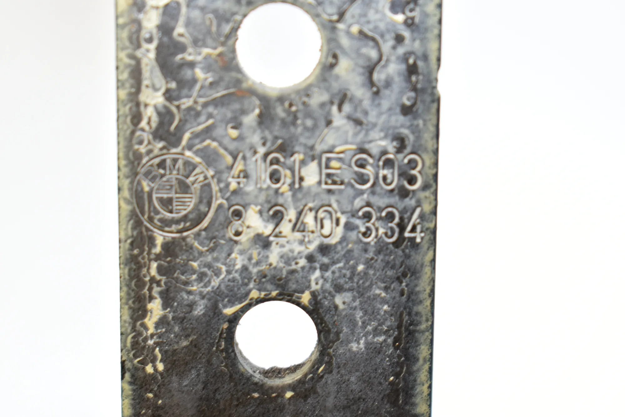 Front Right Bonnet Hinge – OEM 8240334 · BMW 7 (E65, E66, E67) BMW 7 (E65, E66, E67) 730 d 2004 – 4