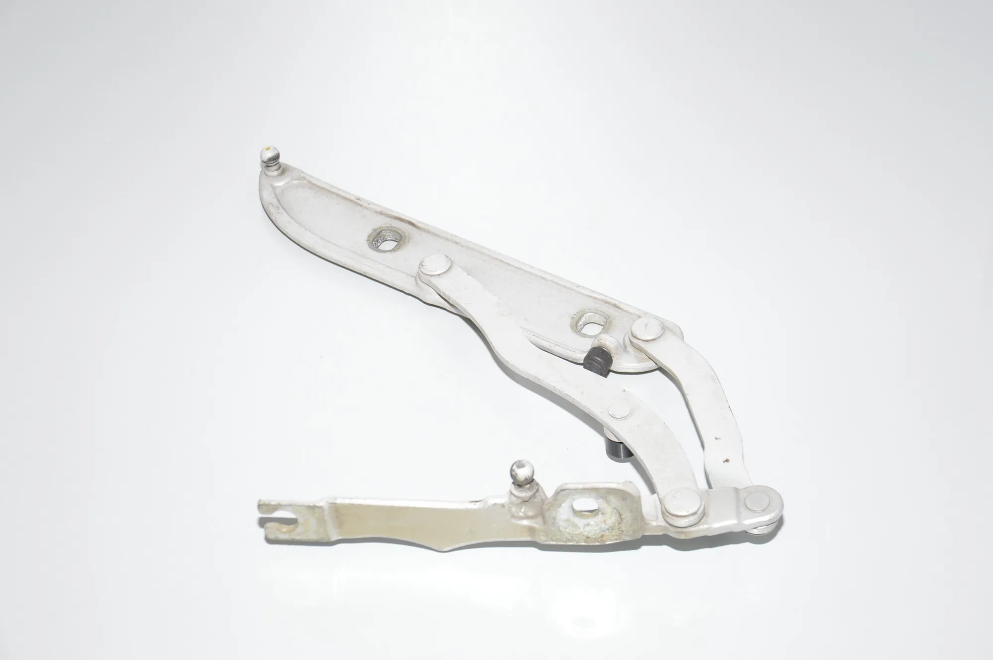 Right Side Bootlid Hinge – OEM 8220074 · BMW 3 Coupe (E46) BMW 3 Coupe (E46) 320 Cd 2006 – 4
