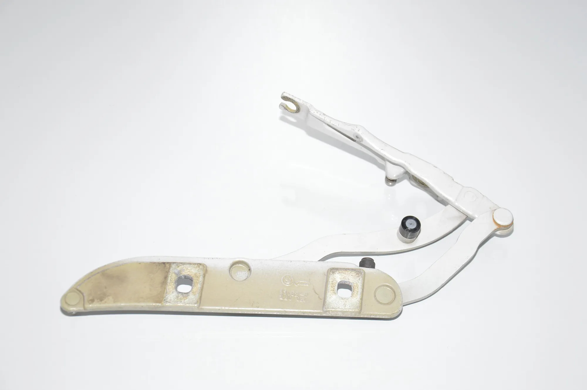 Right Side Bootlid Hinge – OEM 8220074 · BMW 3 Coupe (E46) BMW 3 Coupe (E46) 320 Cd 2006 – 2