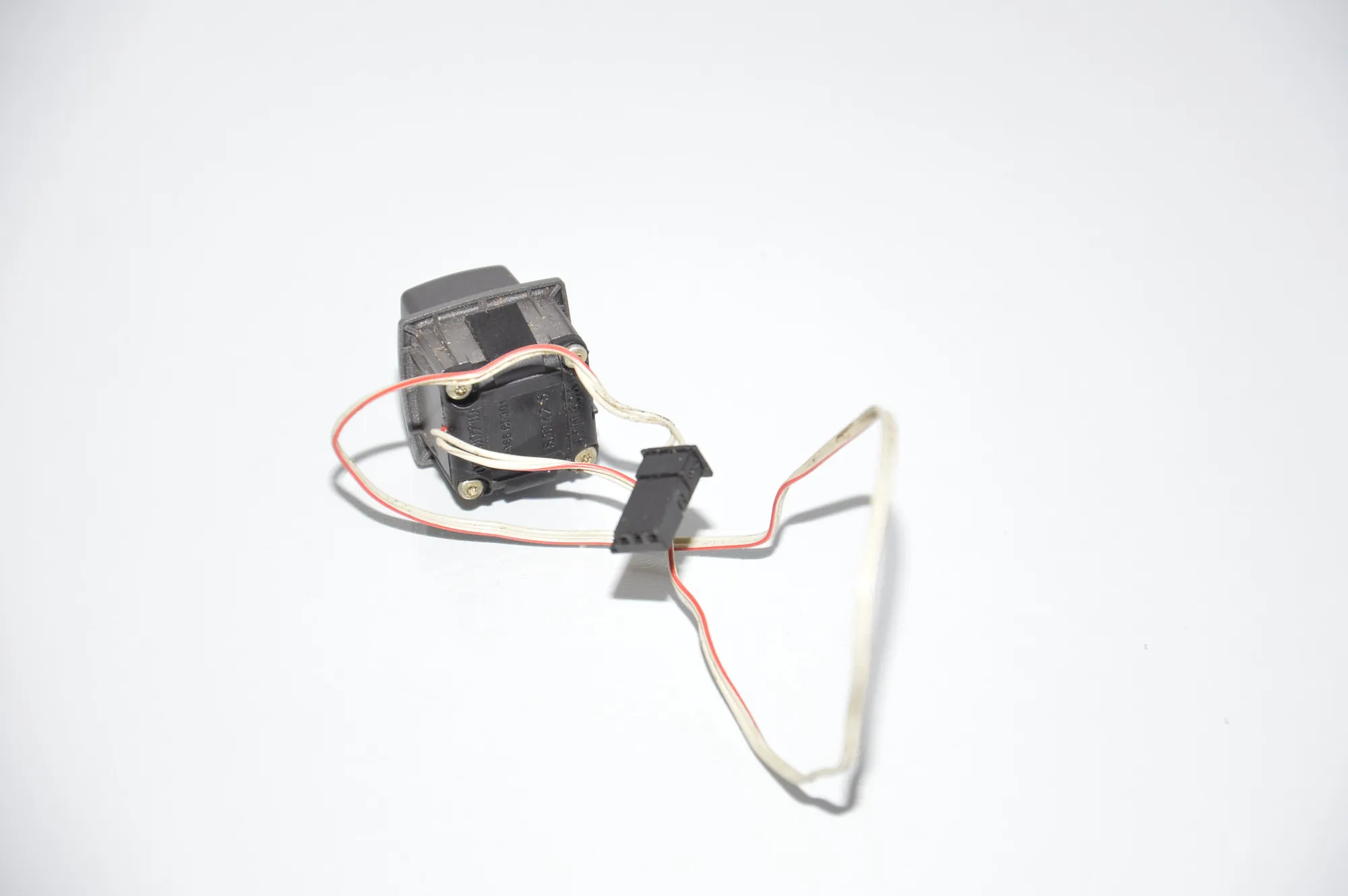 Steering Wheel Adjustment Switch – OEM 6911536 · BMW 7 (E65, E66, E67) BMW 7 (E65, E66, E67) 730 d 2002 – 4