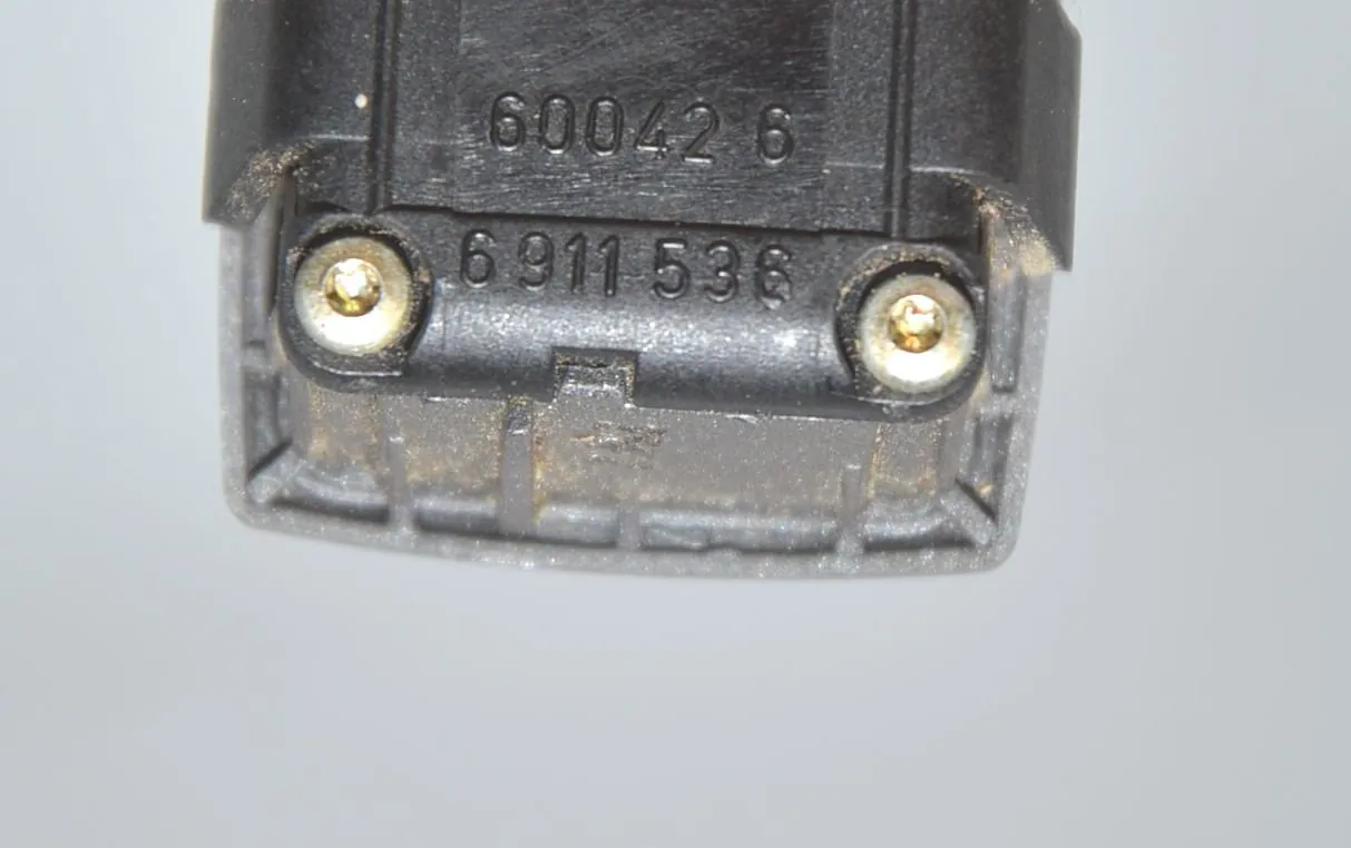 Steering Wheel Adjustment Switch – OEM 6911536 · BMW 7 (E65, E66, E67) BMW 7 (E65, E66, E67) 730 d 2002 – 6