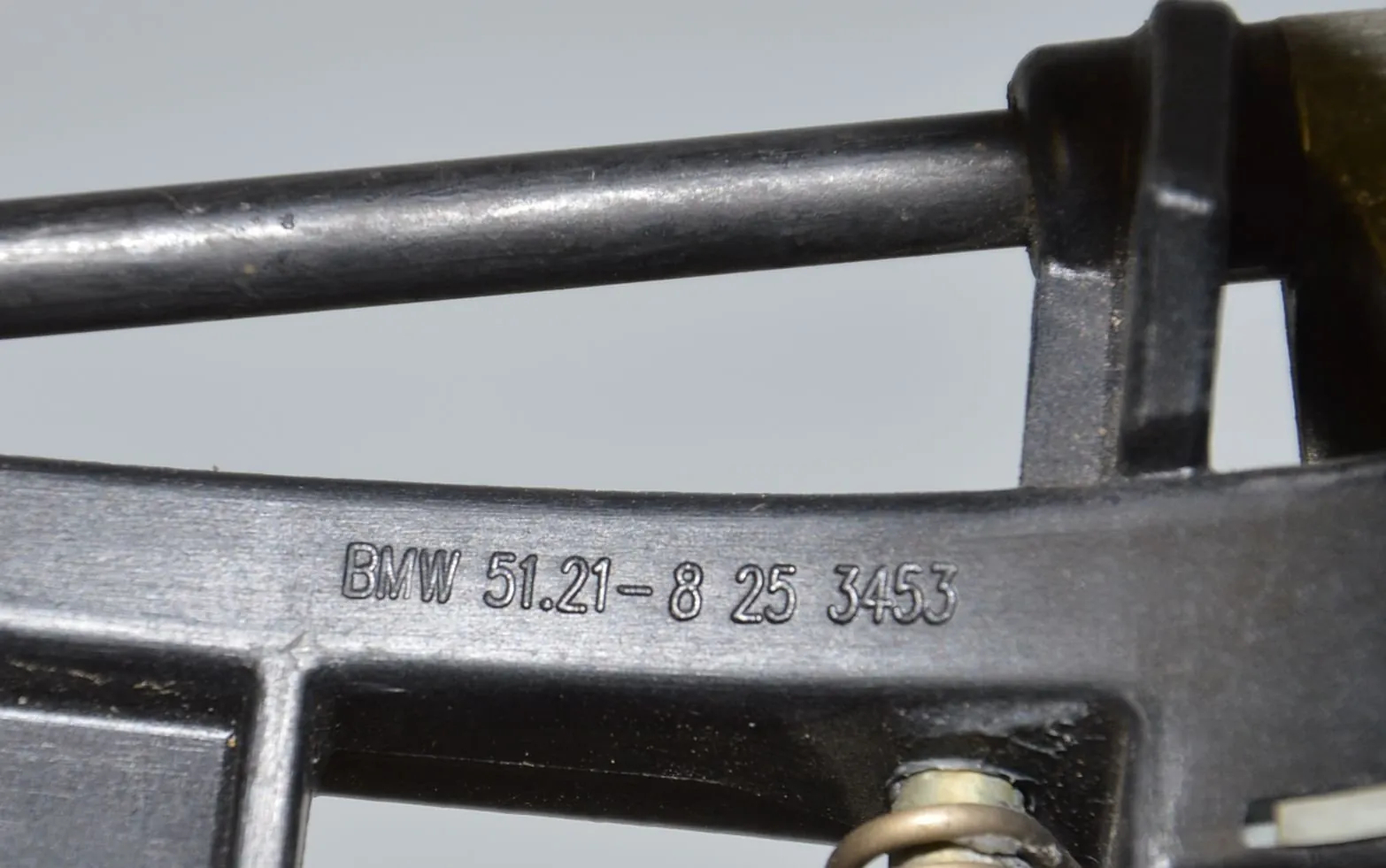 Rear Left Door Interior Handle Frame – OEM 8253453 · BMW 3 (E46) BMW 3 (E46) 316 i 2003 – 6