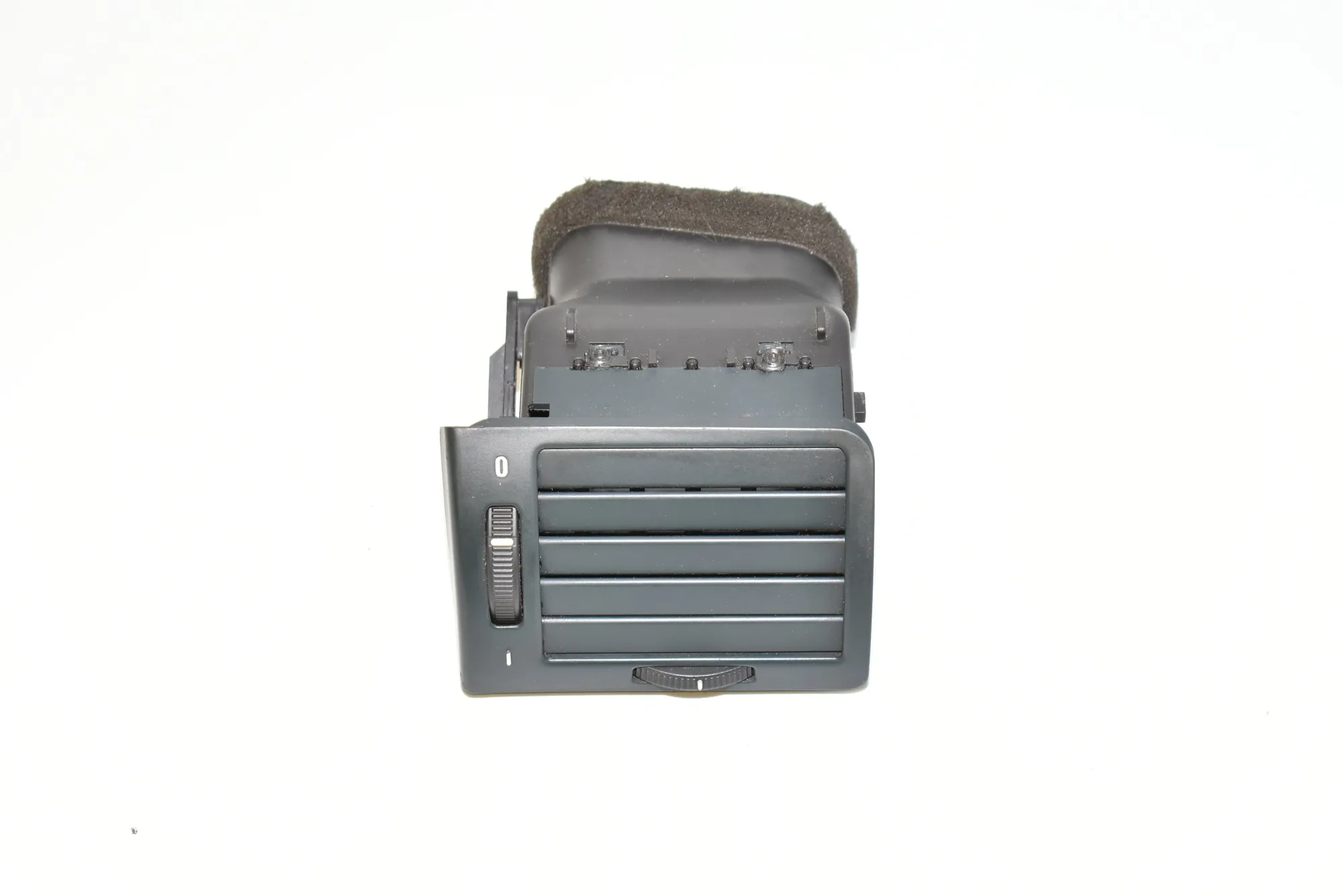 Dashboard Air Vents – OEM 8390109 · BMW 7 (E38) BMW 7 (E38) 730 d 2000