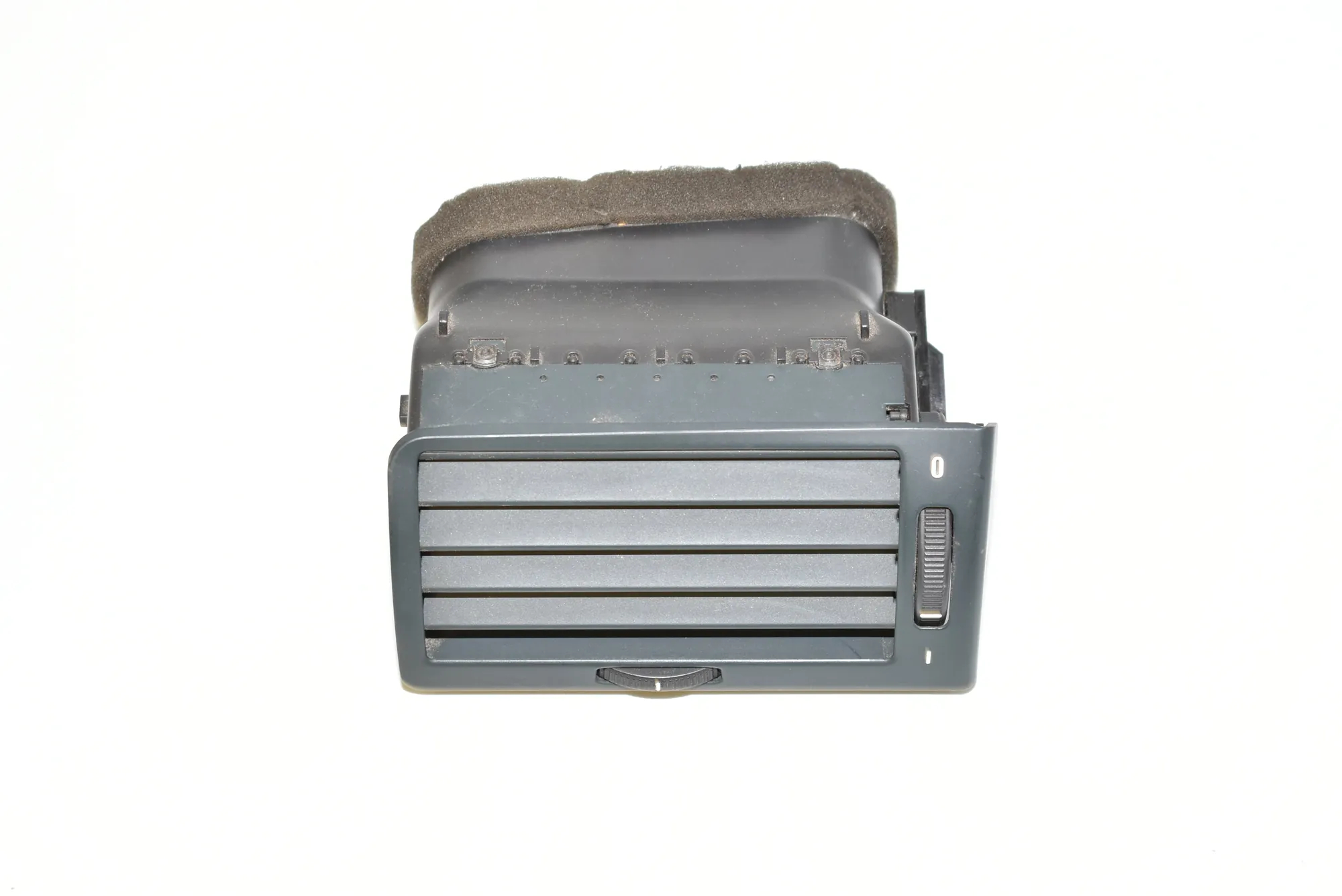 Dashboard Air Vents – OEM 8390114 · BMW 7 (E38) BMW 7 (E38) 730 d 2000