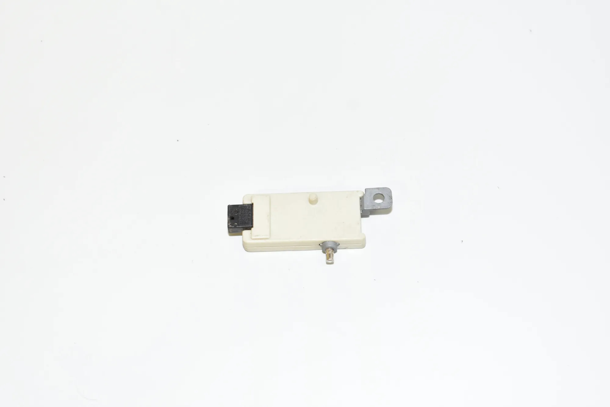 Antenna – OEM 8368886 · BMW 5 Touring (E39) BMW 5 Touring (E39) 530 d 2000 – 3