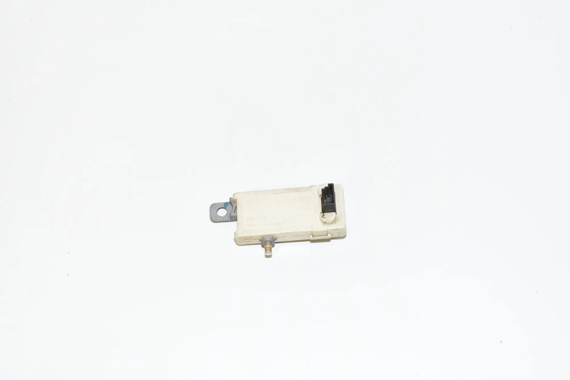 Antenna – OEM 8368885 · BMW 3 Touring (E46) BMW 3 Touring (E46) 320 d 2000