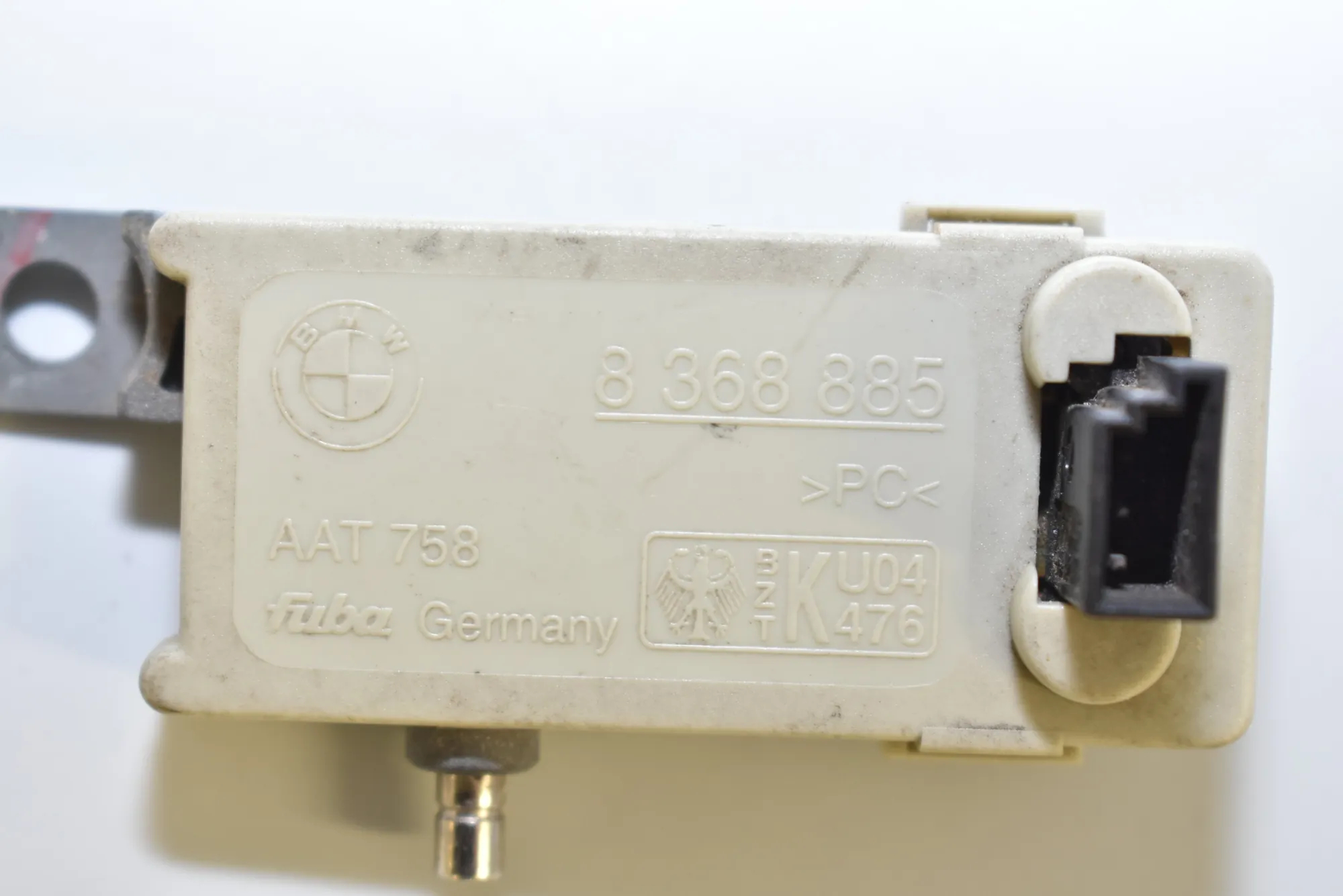 Antenna – OEM 8368885 · BMW 5 Touring (E39) BMW 5 Touring (E39) 530 d 2001 – 4