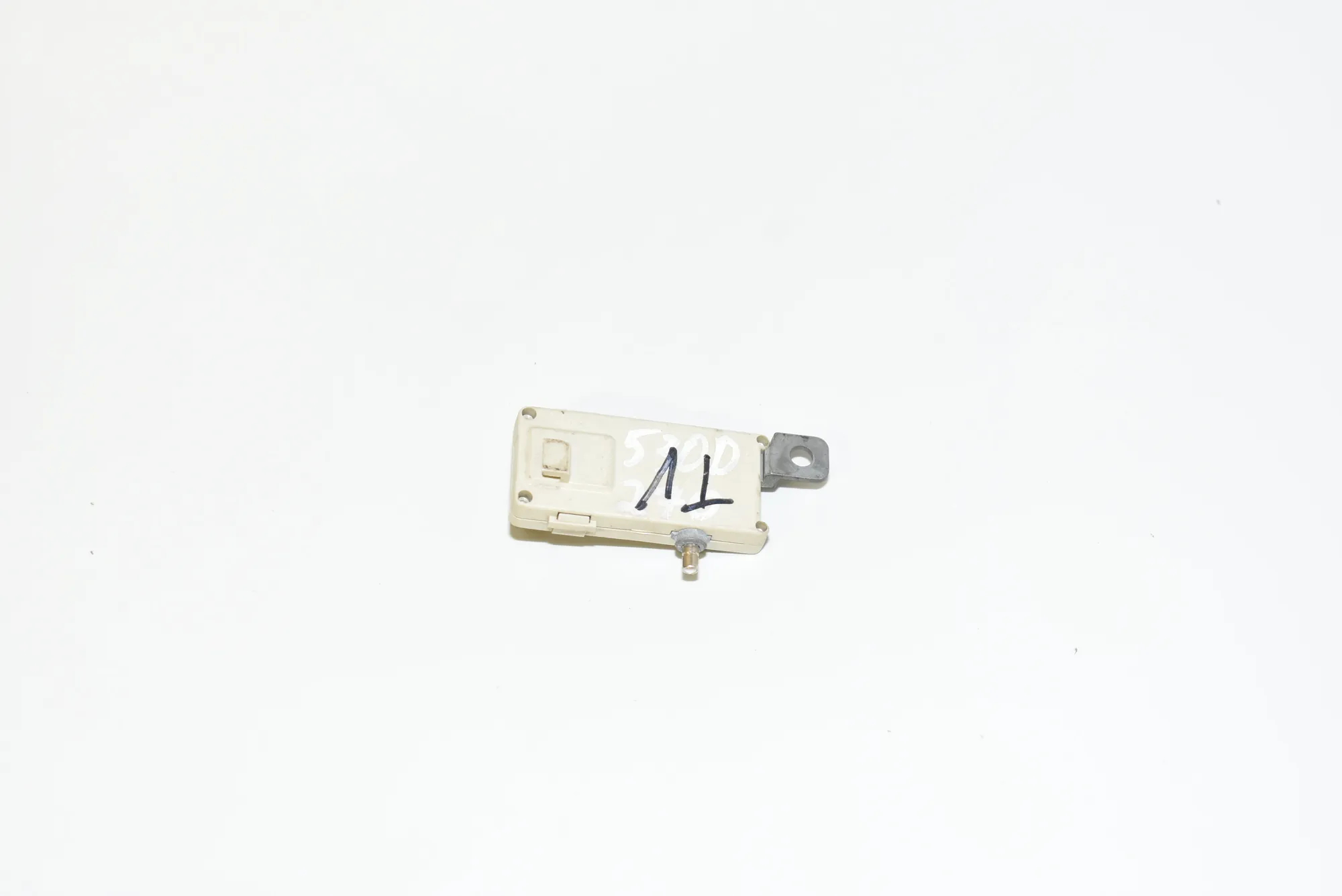Antenna – OEM 8368885 · BMW 5 Touring (E39) BMW 5 Touring (E39) 530 d 2001 – 3