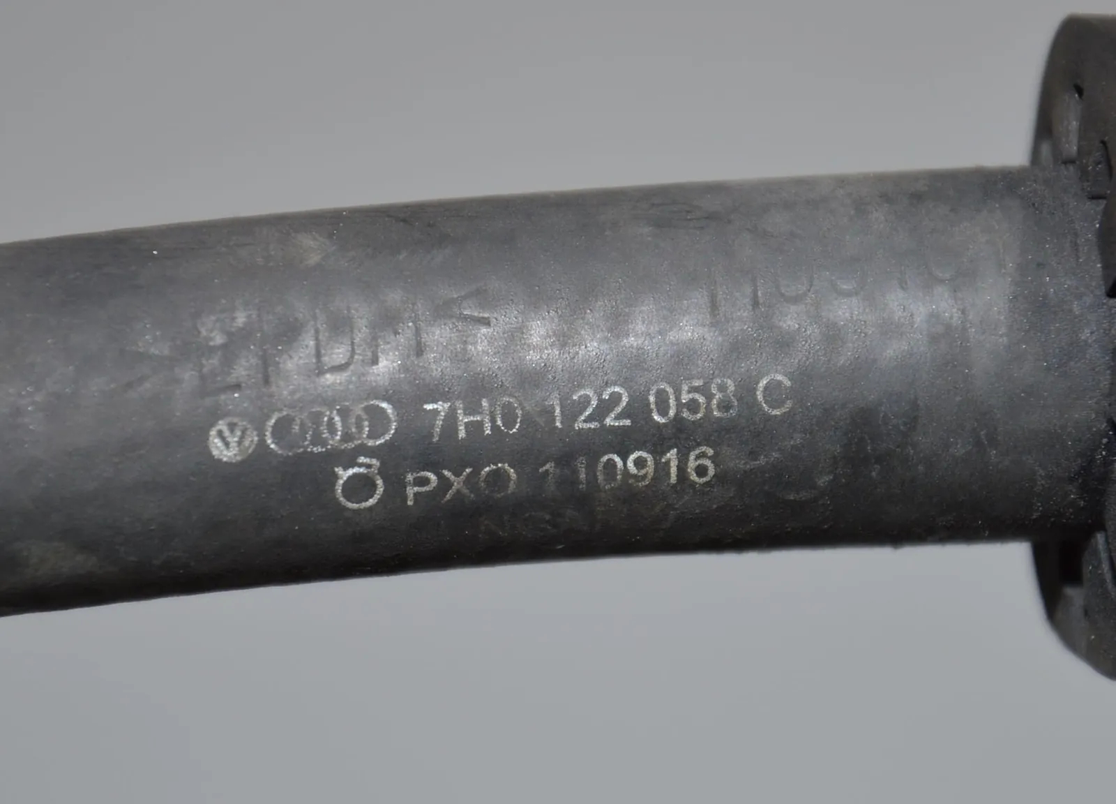 Coolant Hose Pipe – OEM 7H0122058C · VW TRANSPORTER V (T5) Minibus / passenger 2.5 TDI 2005 – 5