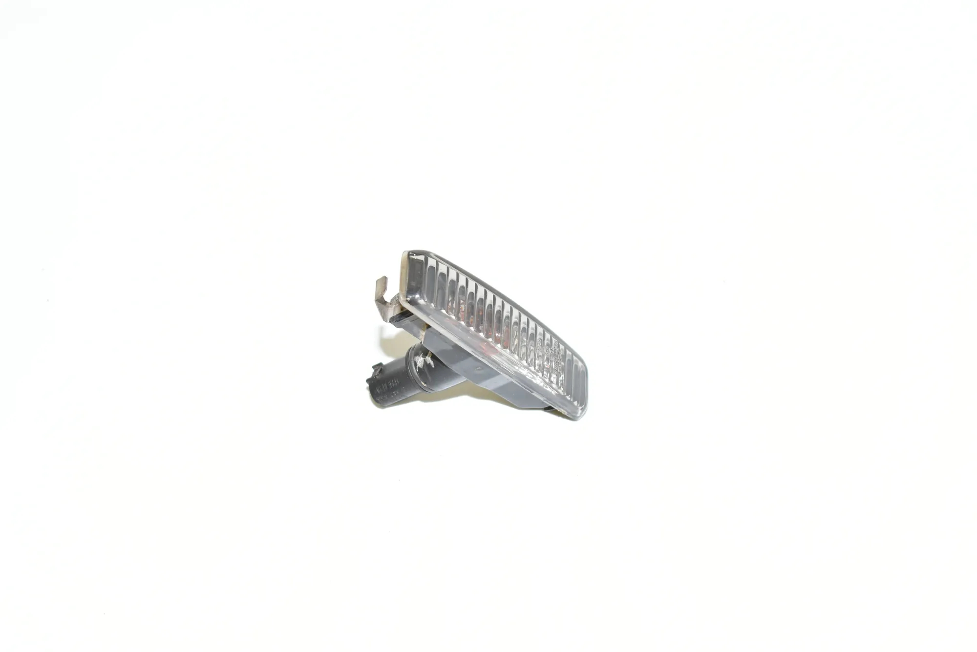 Front Right Fender Turn Signal – OEM 8360205 · BMW 5 Touring (E39) BMW 5 Touring (E39) 530 d 2002 – 2