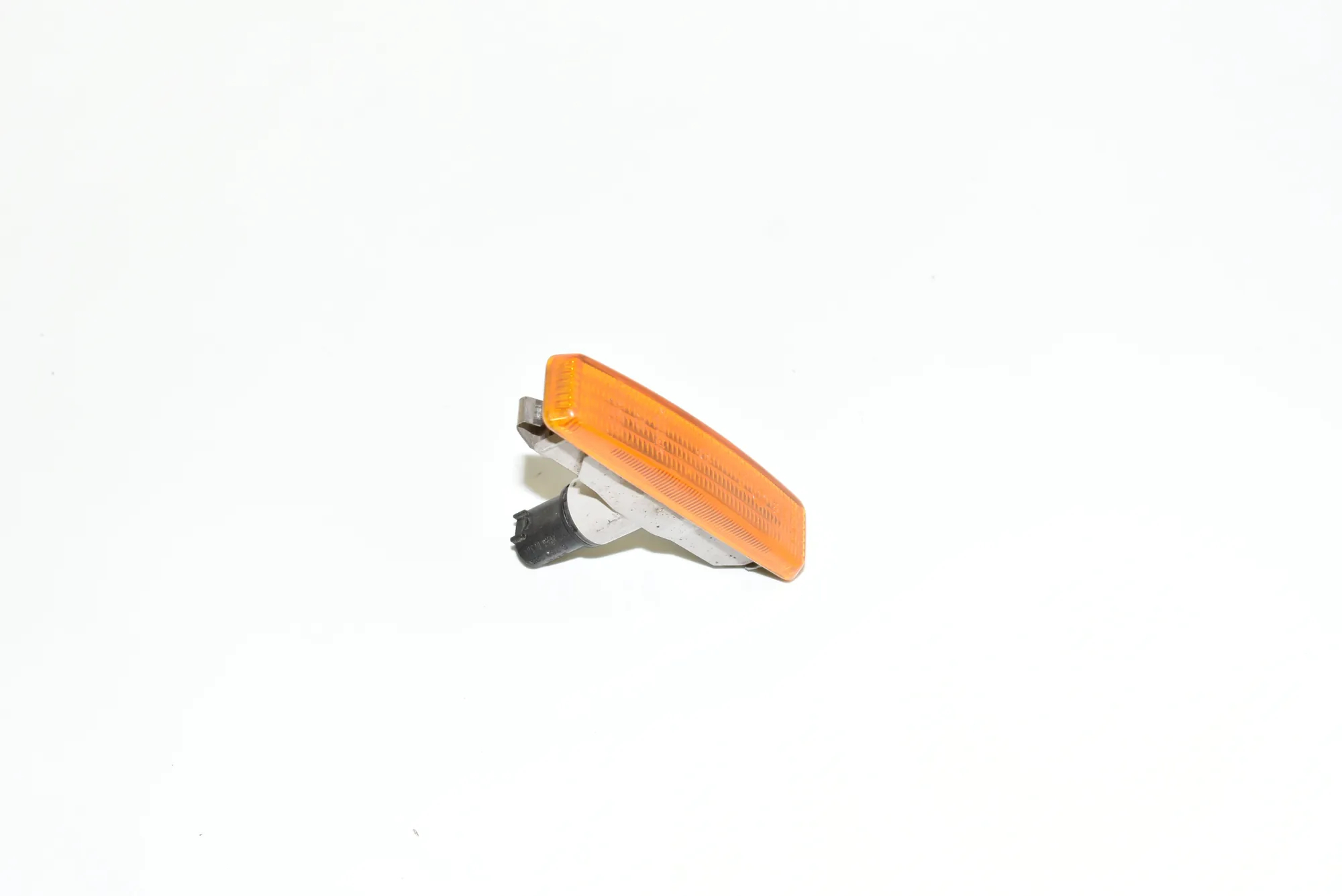 Front Left Fender Turn Signal – OEM 8360589 · BMW 5 Touring (E39) BMW 5 Touring (E39) 530 d 2002 – 2