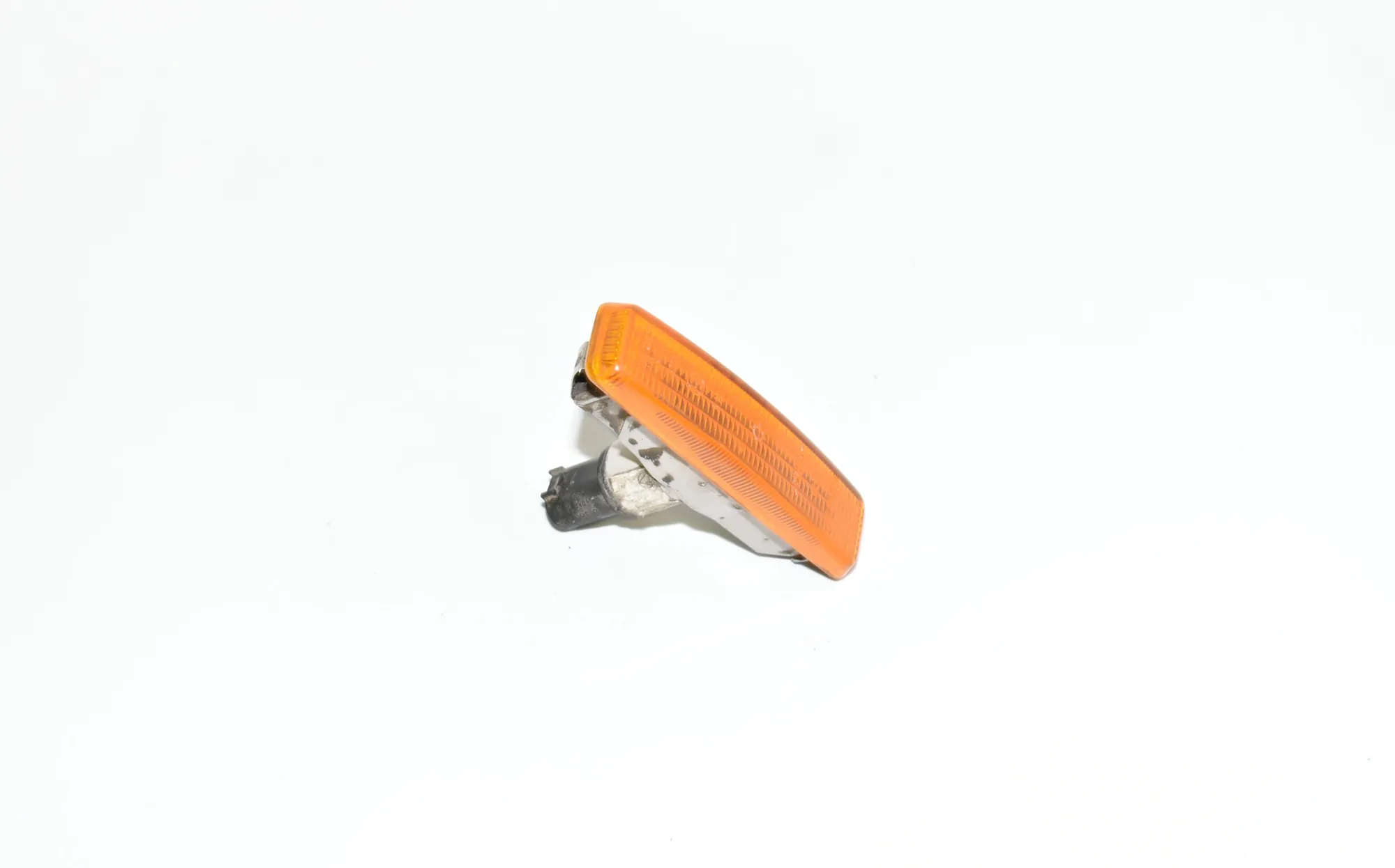 Front Left Fender Turn Signal – OEM 8360589 · BMW 5 Touring (E39) BMW 5 Touring (E39) 530 d 2002 – 2