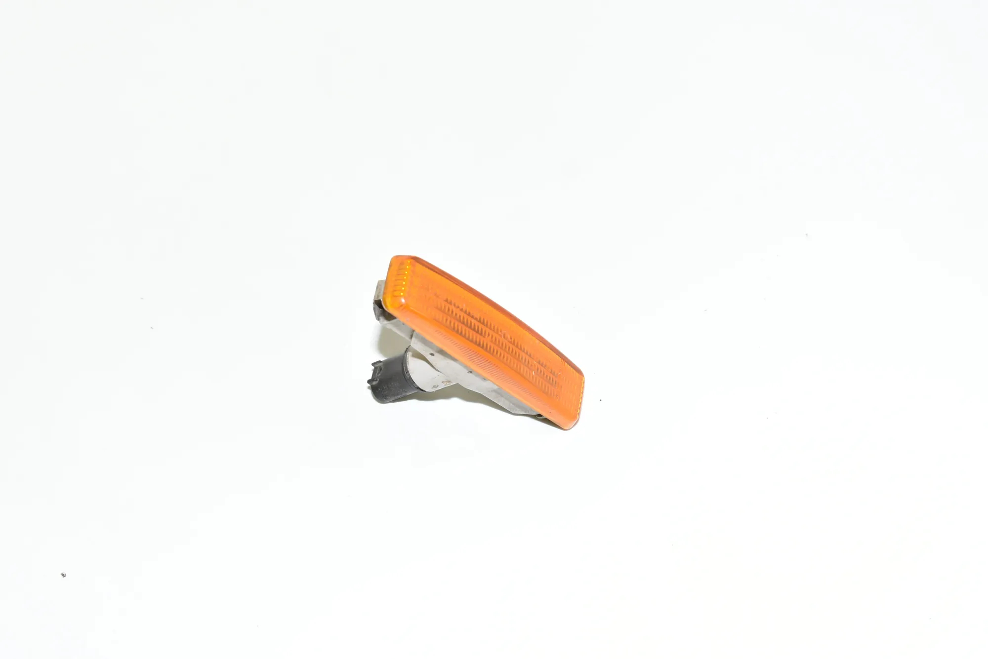 Front Right Fender Turn Signal – OEM 8360589 · BMW 5 Touring (E39) BMW 5 Touring (E39) 530 d 2002 – 2