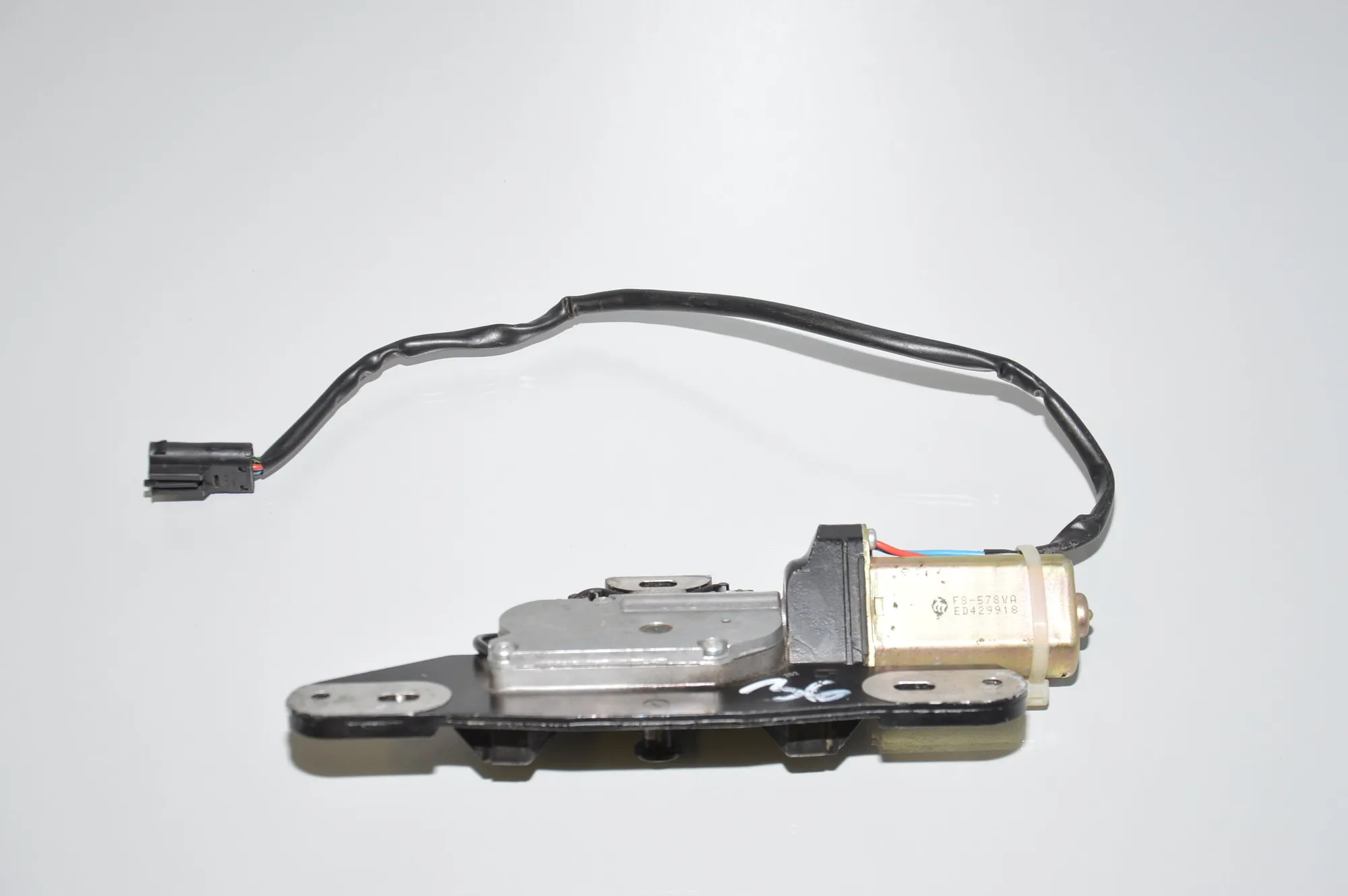 Tailgate Boot Lock – OEM 8362371 · BMW 5 Touring (E39) BMW 5 Touring (E39) 520 d 2000 – 2