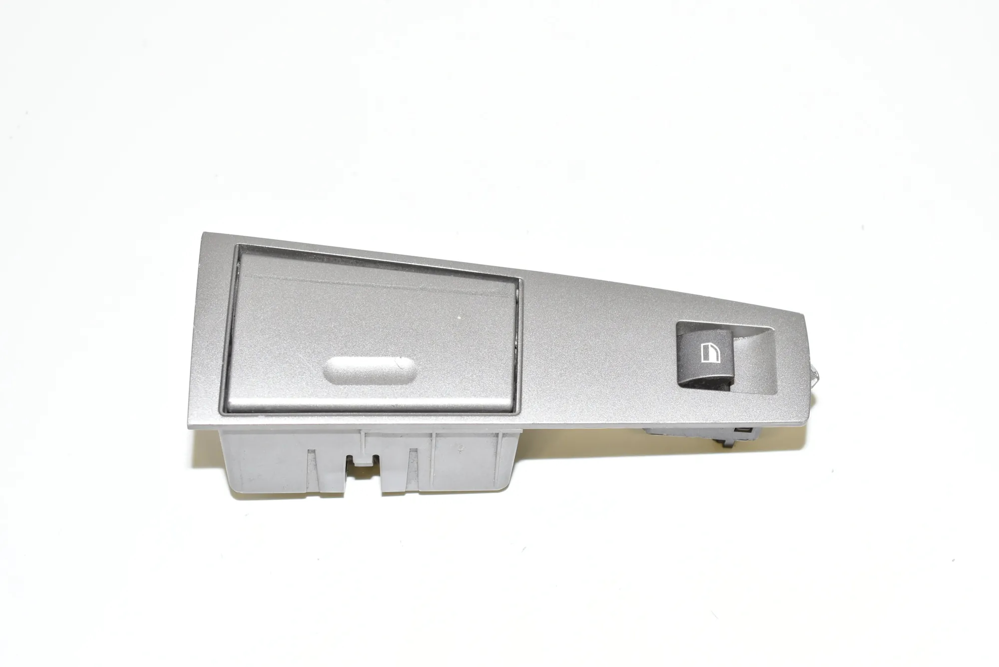 Rear Left Door Window Switch – OEM 8379597 · BMW 7 (E65, E66, E67) BMW 7 (E65, E66, E67) 730 i, Li 2004
