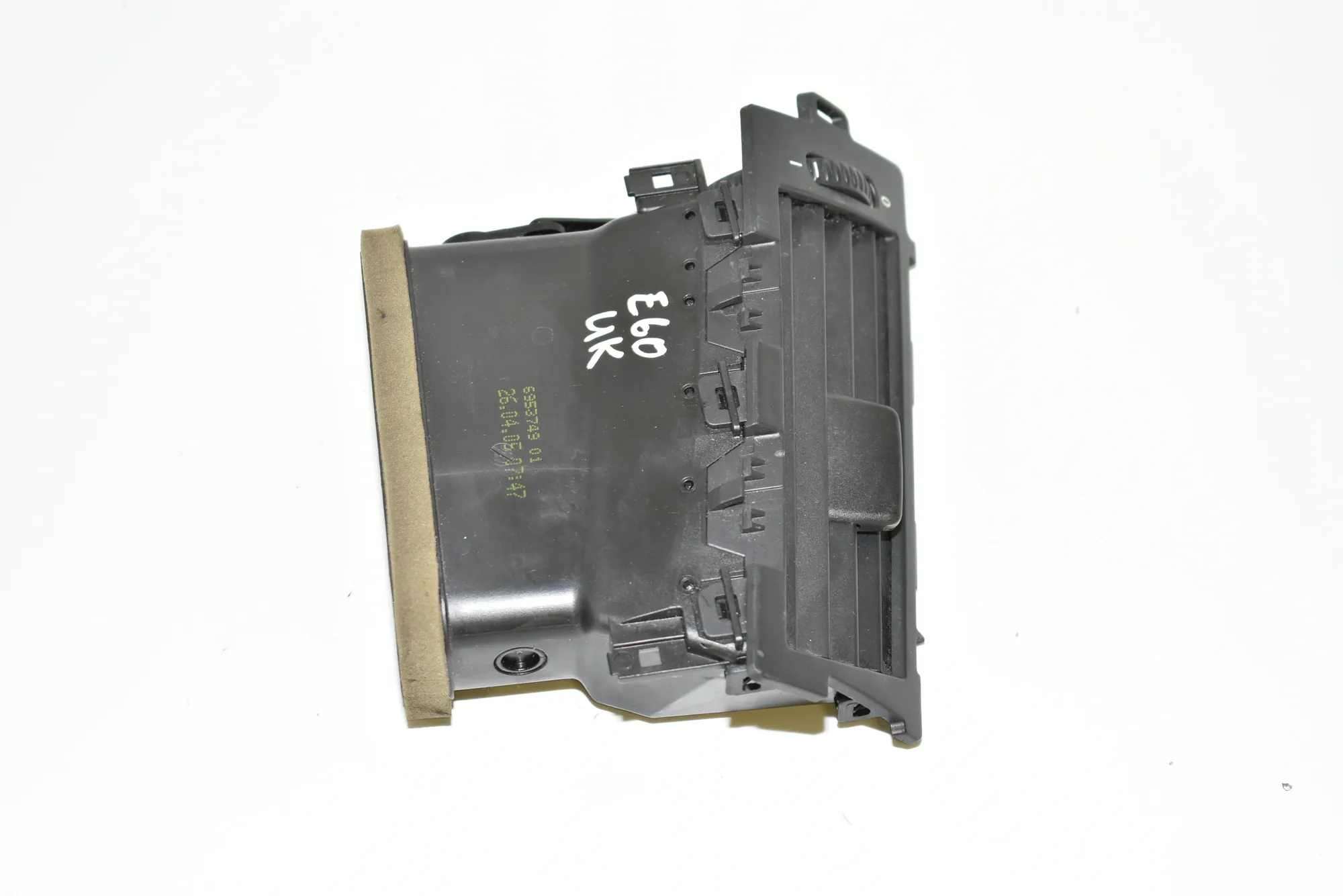 Dashboard Air Vents – OEM 6953749 · BMW 5 (E60) BMW 5 (E60) 530 d 2005 – 2