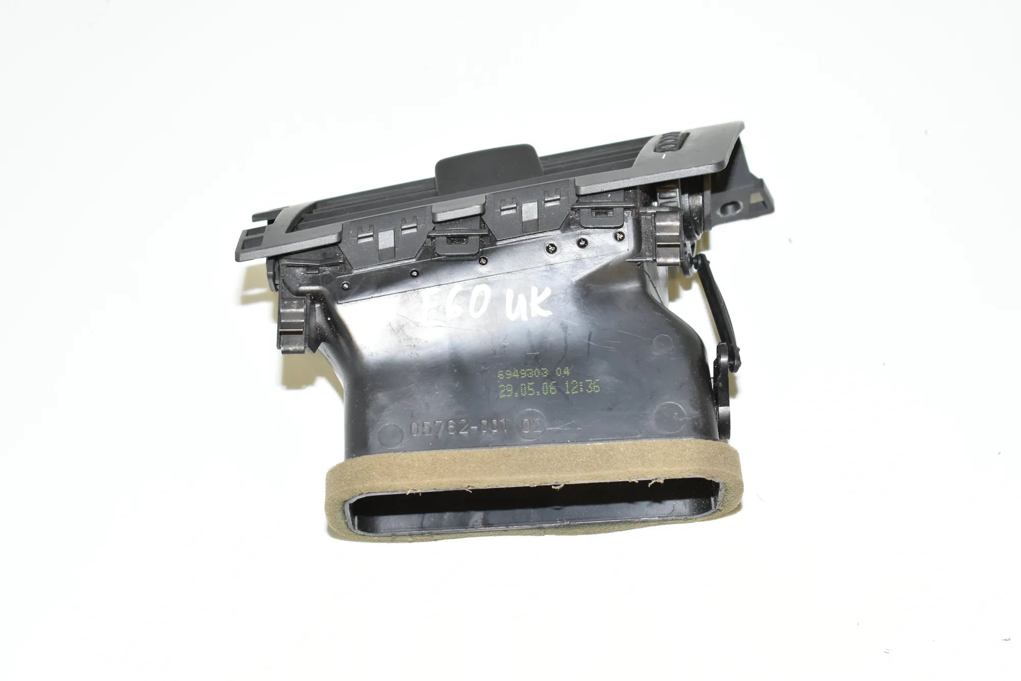 Dashboard Air Vents – OEM 6949303 · BMW 5 (E60) BMW 5 (E60) 530 d 2006 – 2
