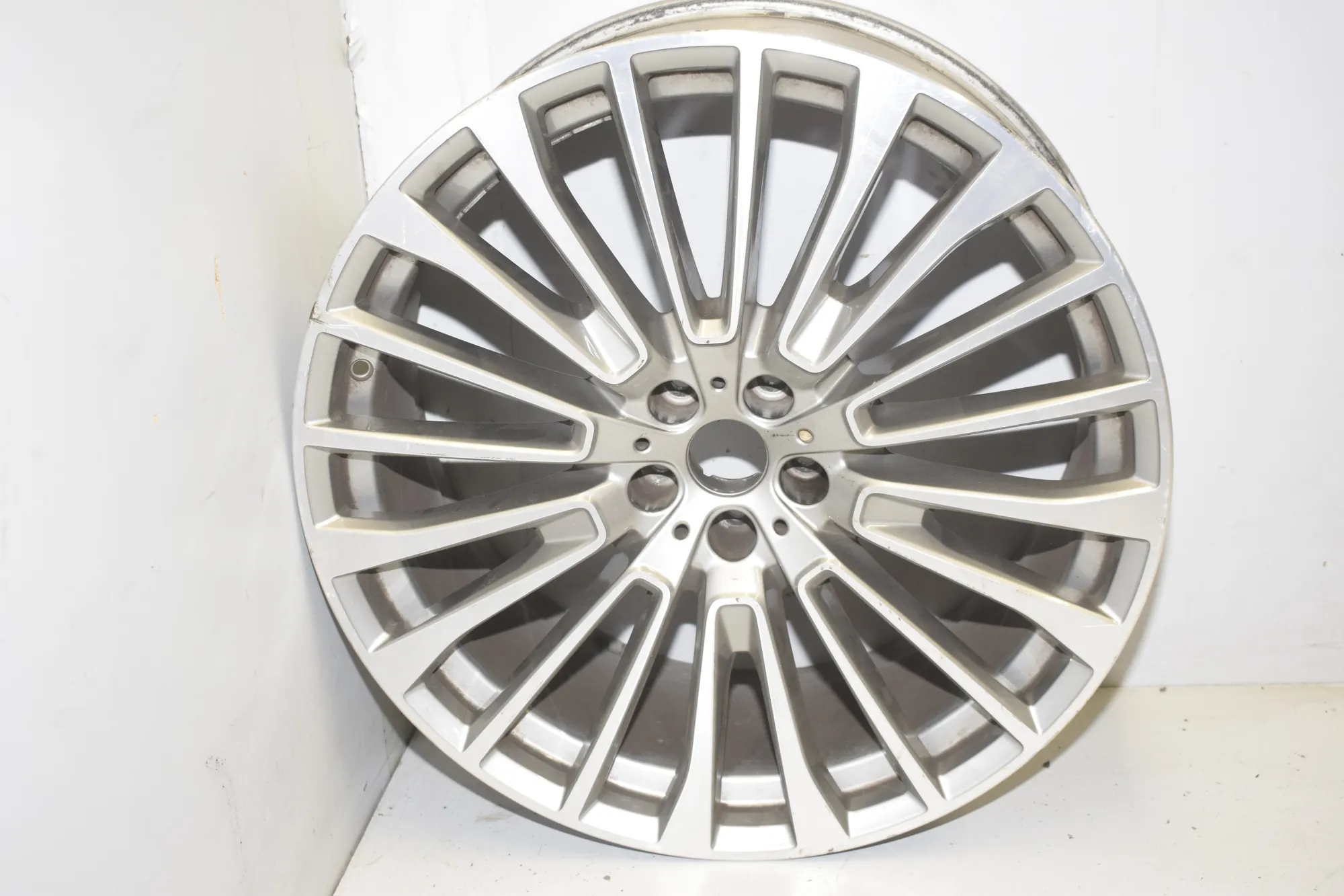 Alloy Wheel – OEM 6885144 · BMW X7 (G07) BMW X7 (G07) xDrive 30 d 2020