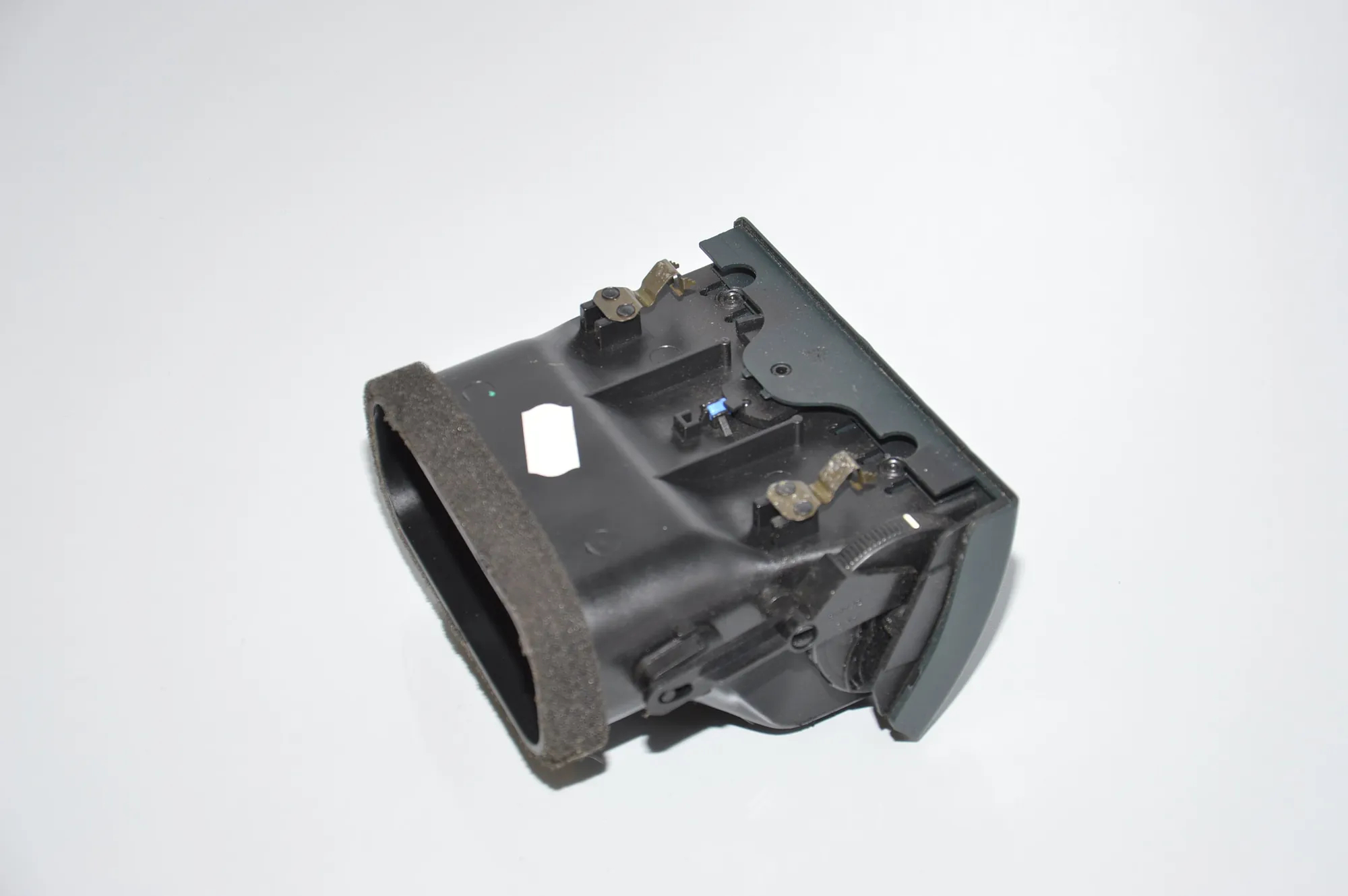 Dashboard Air Vents – OEM 8390114 · BMW 7 (E38) BMW 7 (E38) 735 i, iL 1997 – 4