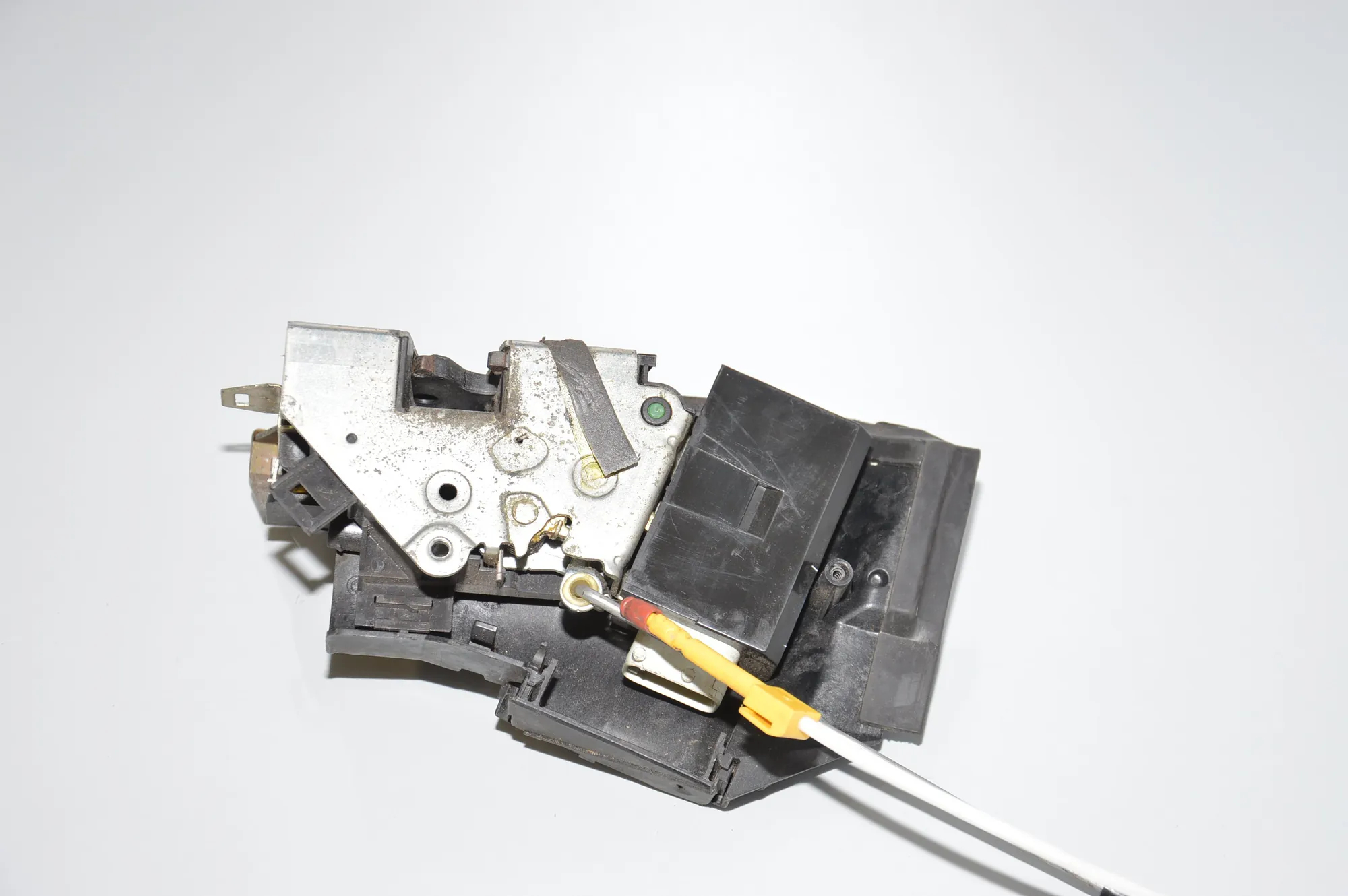 Front Left Door Lock – OEM 8235113 · BMW 5 Touring (E39) BMW 5 Touring (E39) 525 d 2000 – 2