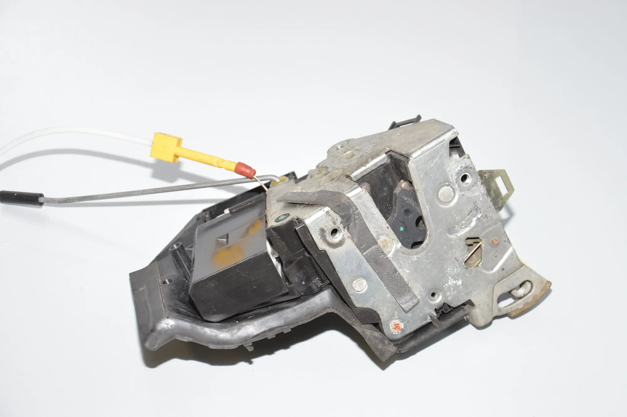 Front Left Door Lock – OEM 8235113 · BMW 5 Touring (E39) BMW 5 Touring (E39) 525 d 2000 – 3