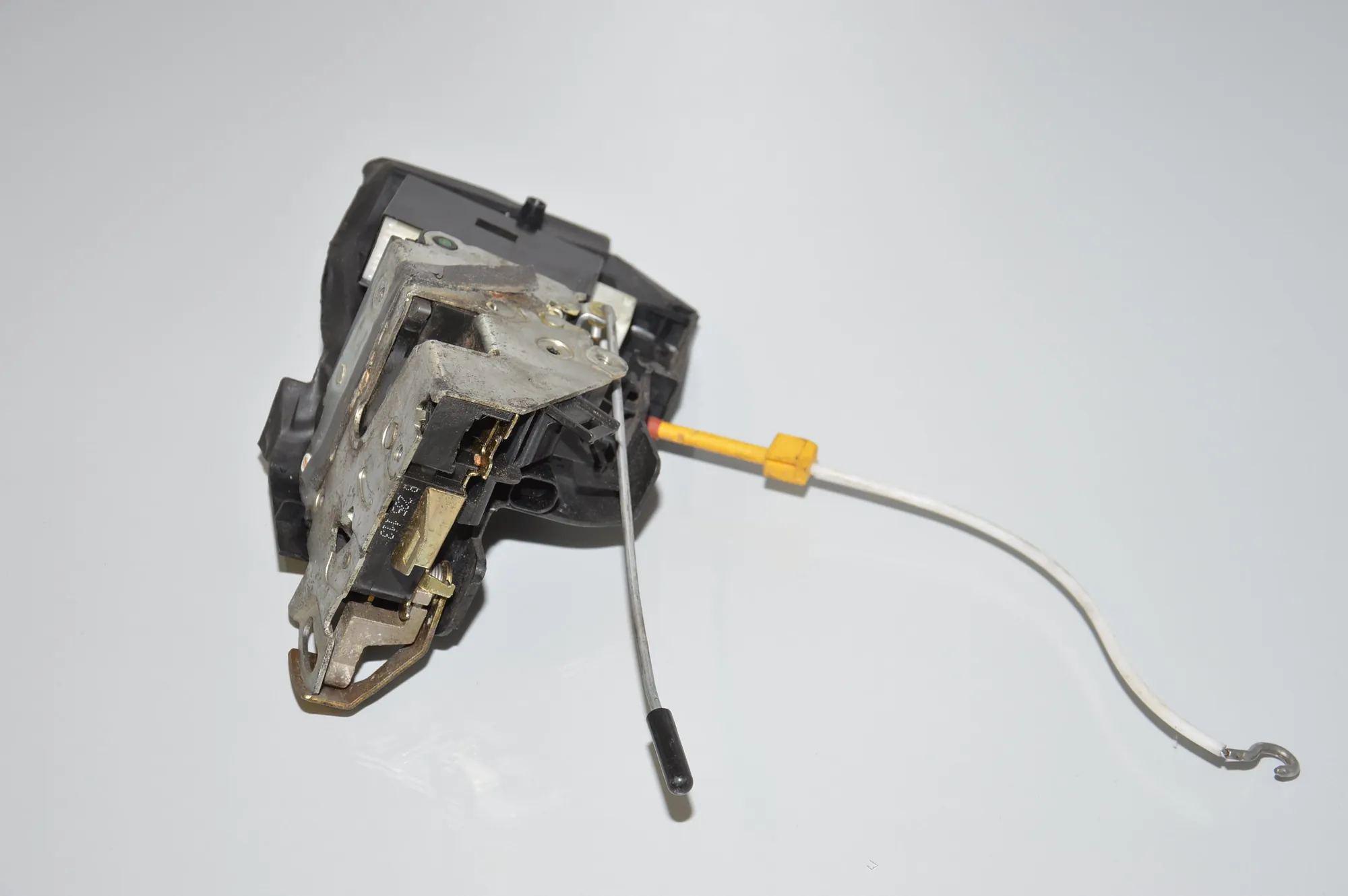 Front Left Door Lock – OEM 8235113 · BMW 5 Touring (E39) BMW 5 Touring (E39) 530 d 1999 – 4