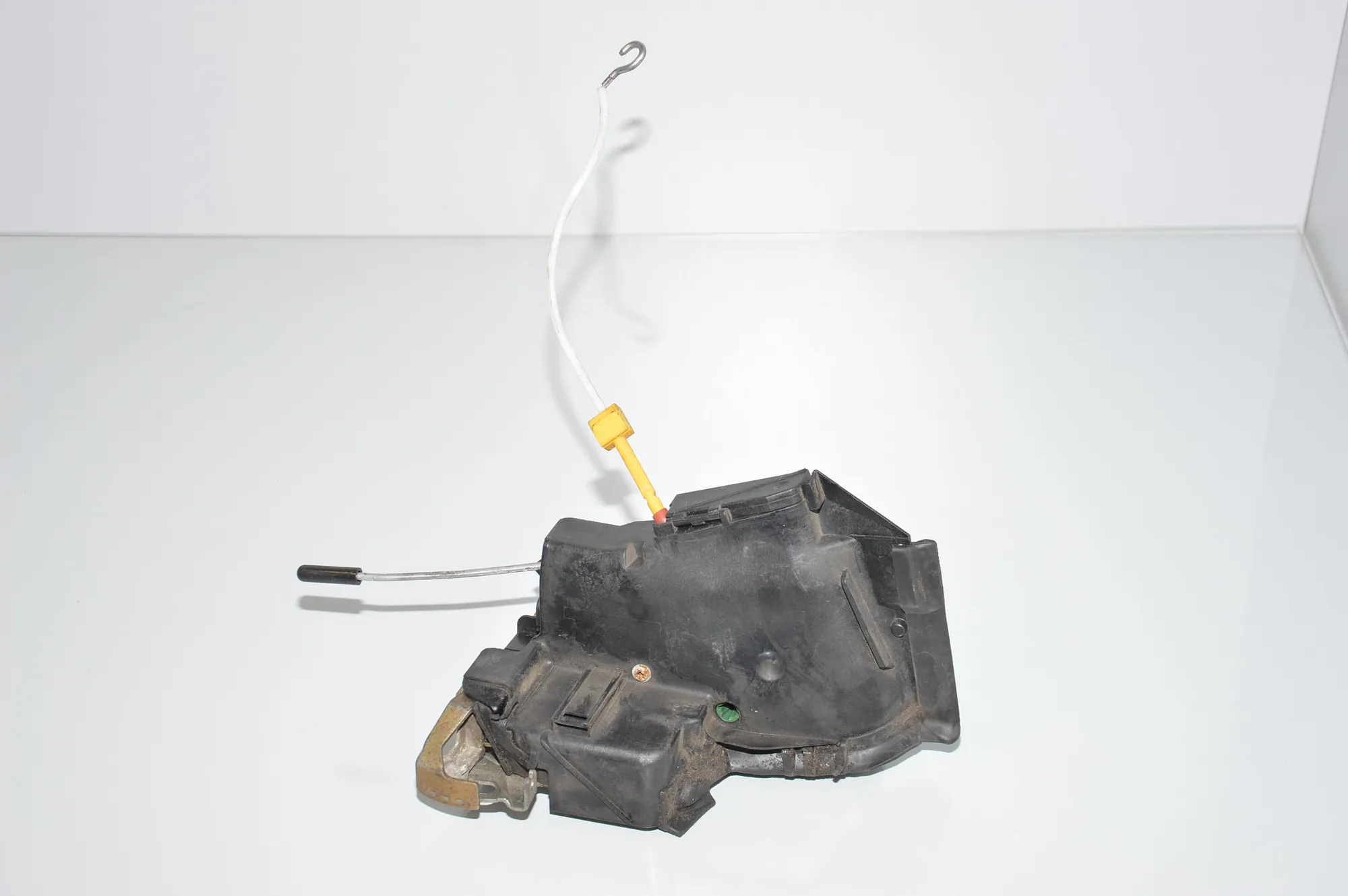 Front Left Door Lock – OEM 8235113 · BMW 5 Touring (E39) BMW 5 Touring (E39) 530 d 1999