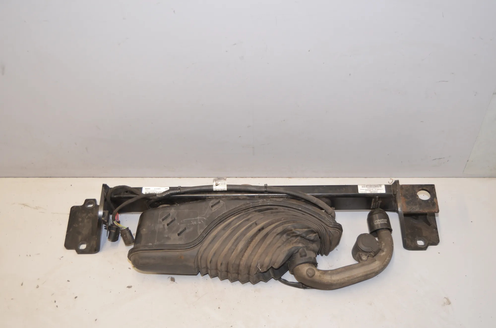 Towbar Kit – OEM 6876762 · BMW X3 (F25) xDrive 20 d 2011