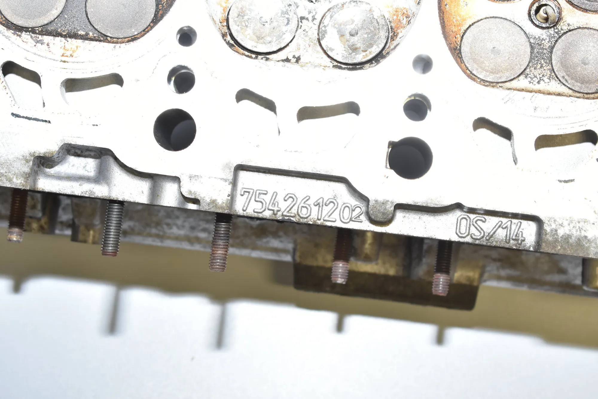 Right Side Engine Head – OEM 7542612 · BMW 7 (E65, E66, E67) BMW 7 (E65, E66, E67) 750 i, Li 2007 – 7