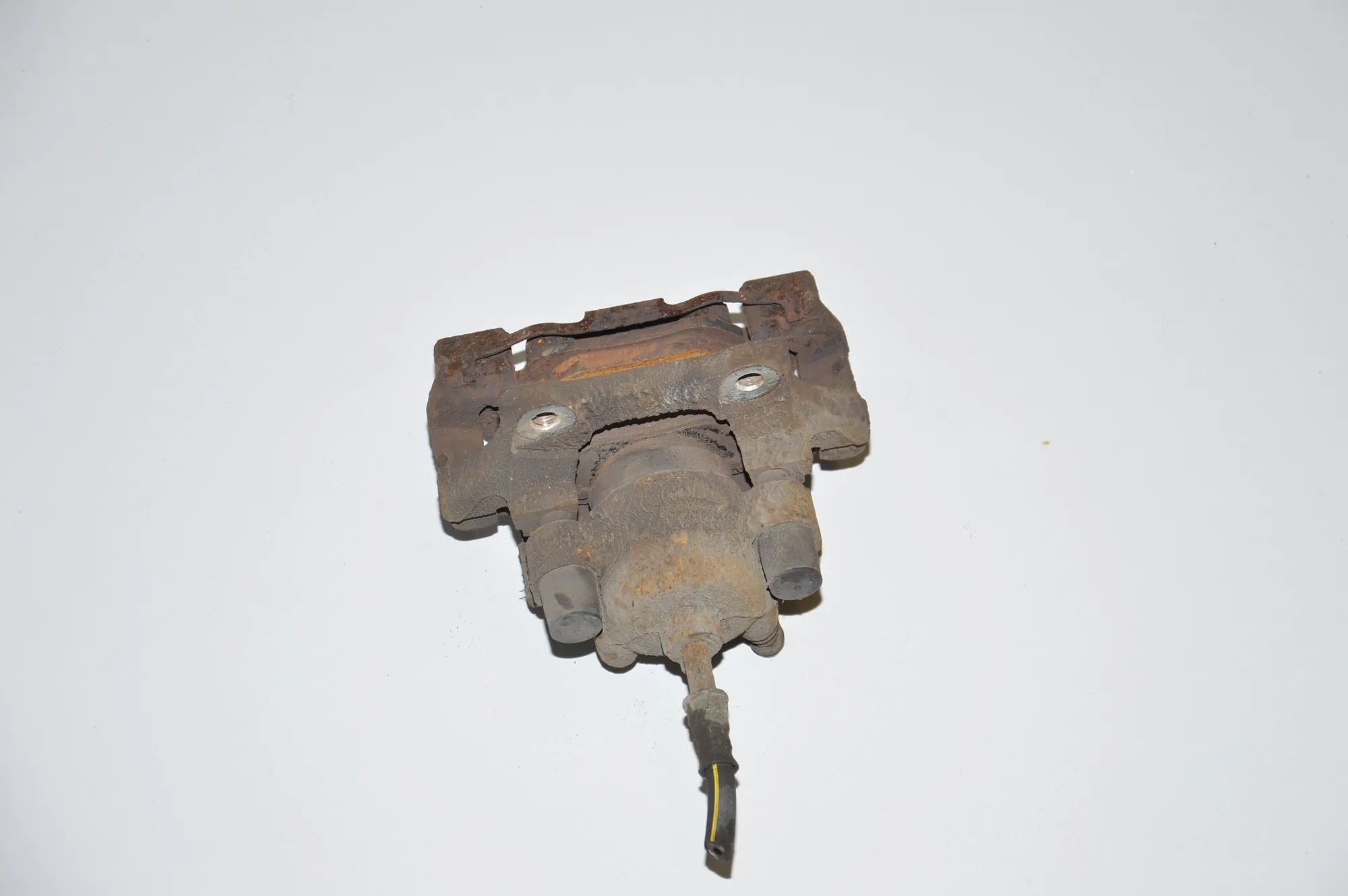 Rear Left Brake Caliper · BMW 1 Cabrio (E88) 120 d 2008 – 4