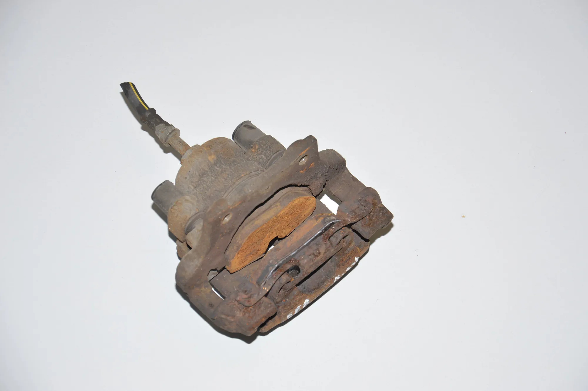 Rear Left Brake Caliper · BMW 1 Cabrio (E88) 120 d 2008 – 3